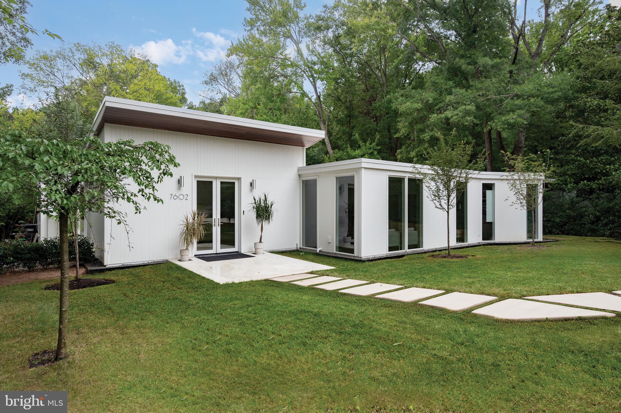 HOLLIN HILLS - Residential