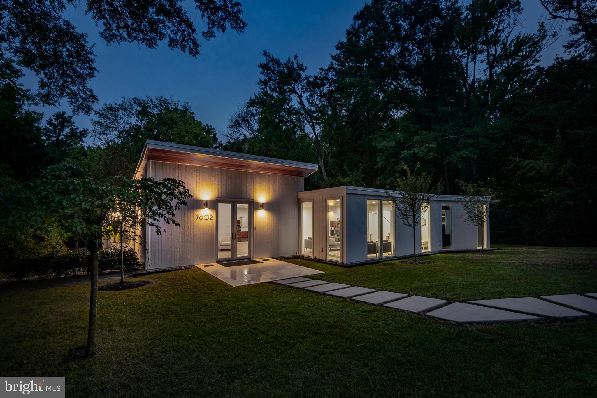 HOLLIN HILLS - Residential