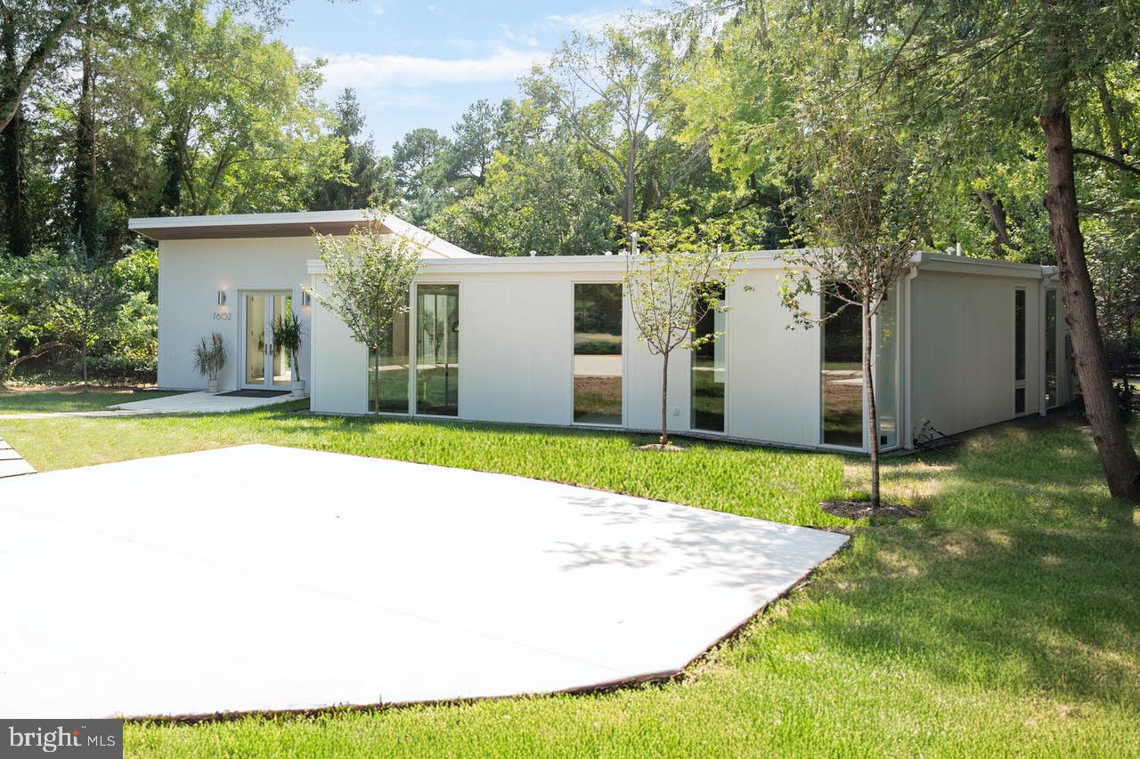 HOLLIN HILLS - Residential