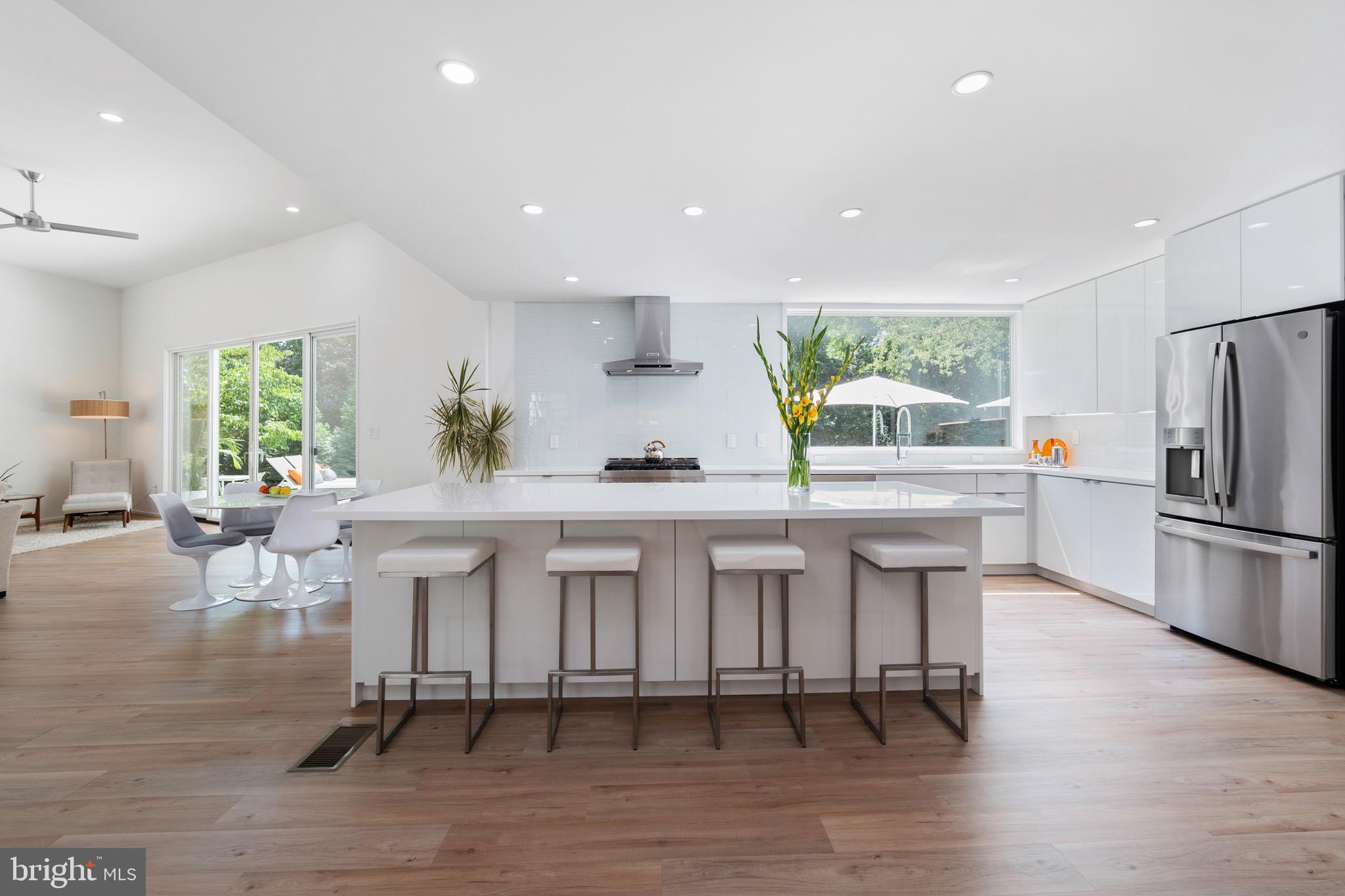 HOLLIN HILLS - Residential