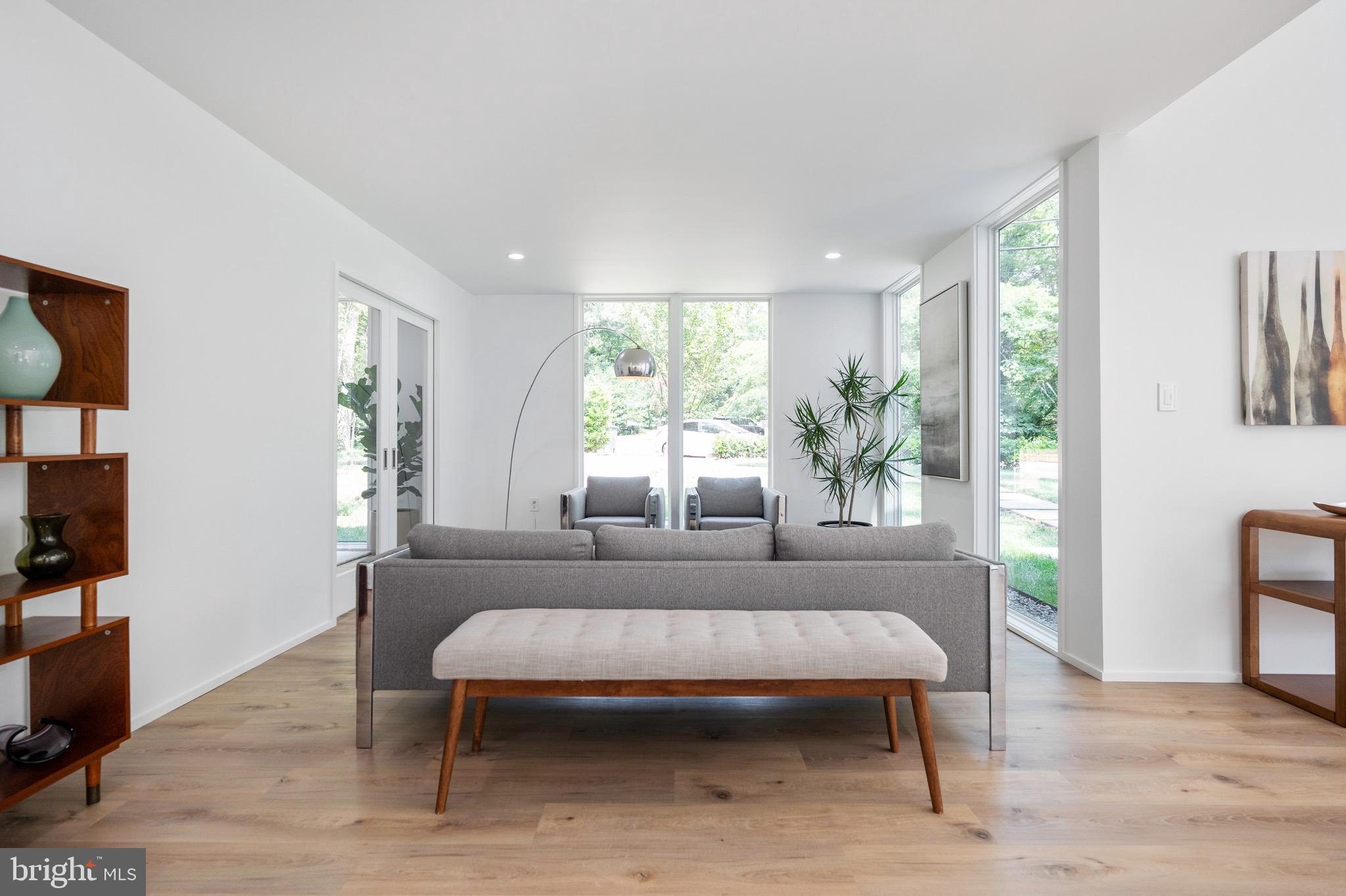 HOLLIN HILLS - Residential