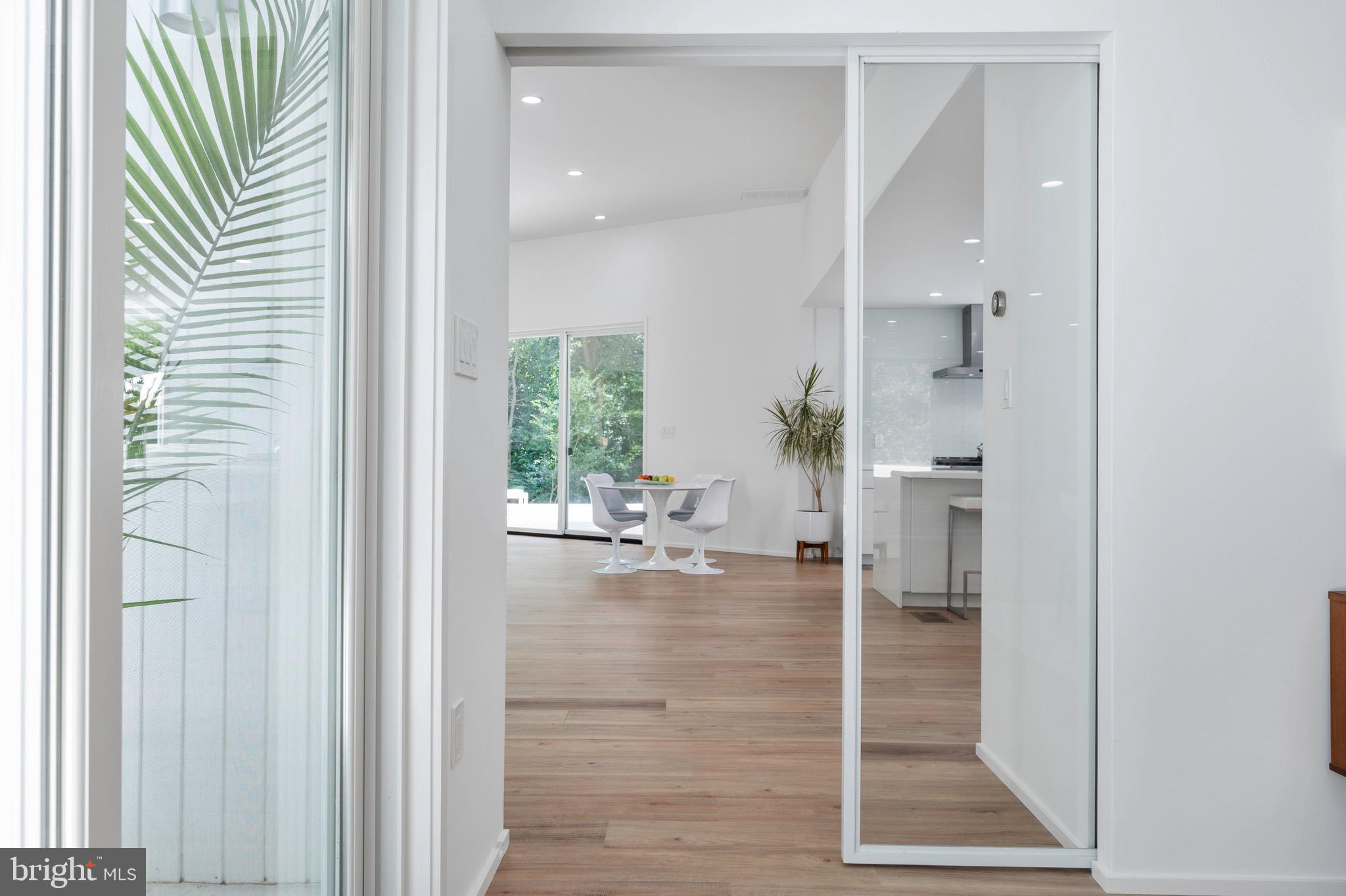 HOLLIN HILLS - Residential