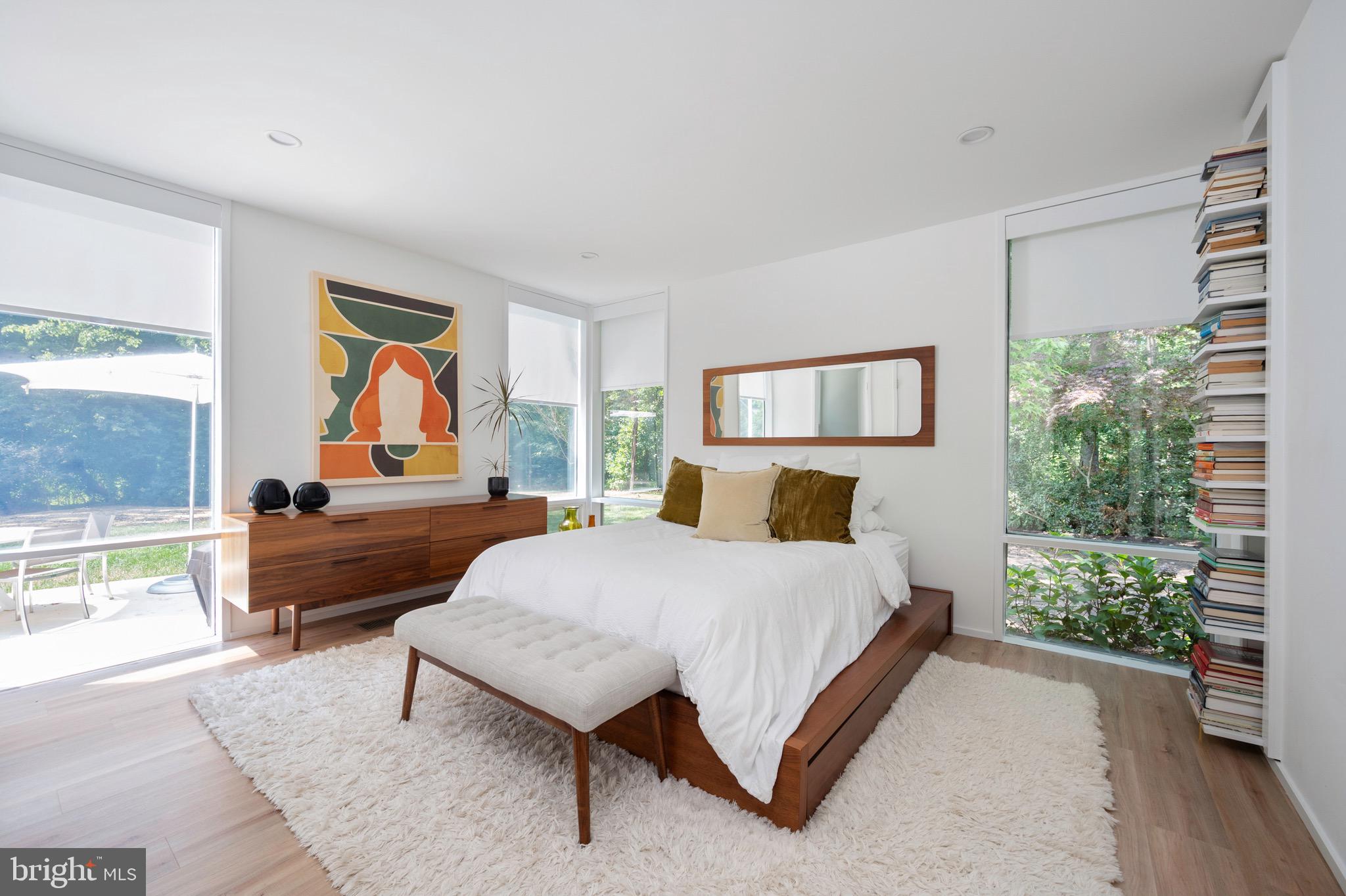 HOLLIN HILLS - Residential