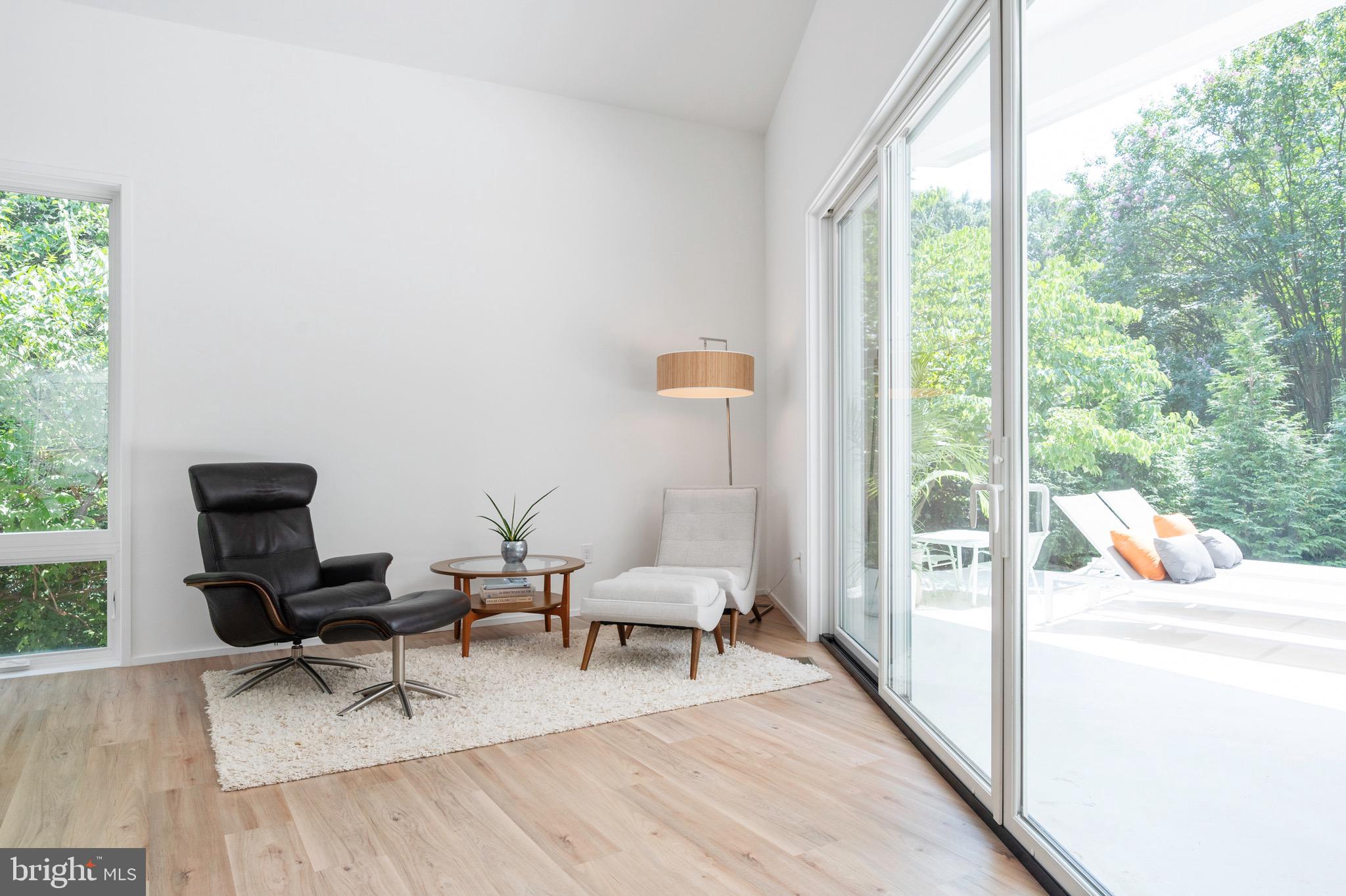 HOLLIN HILLS - Residential