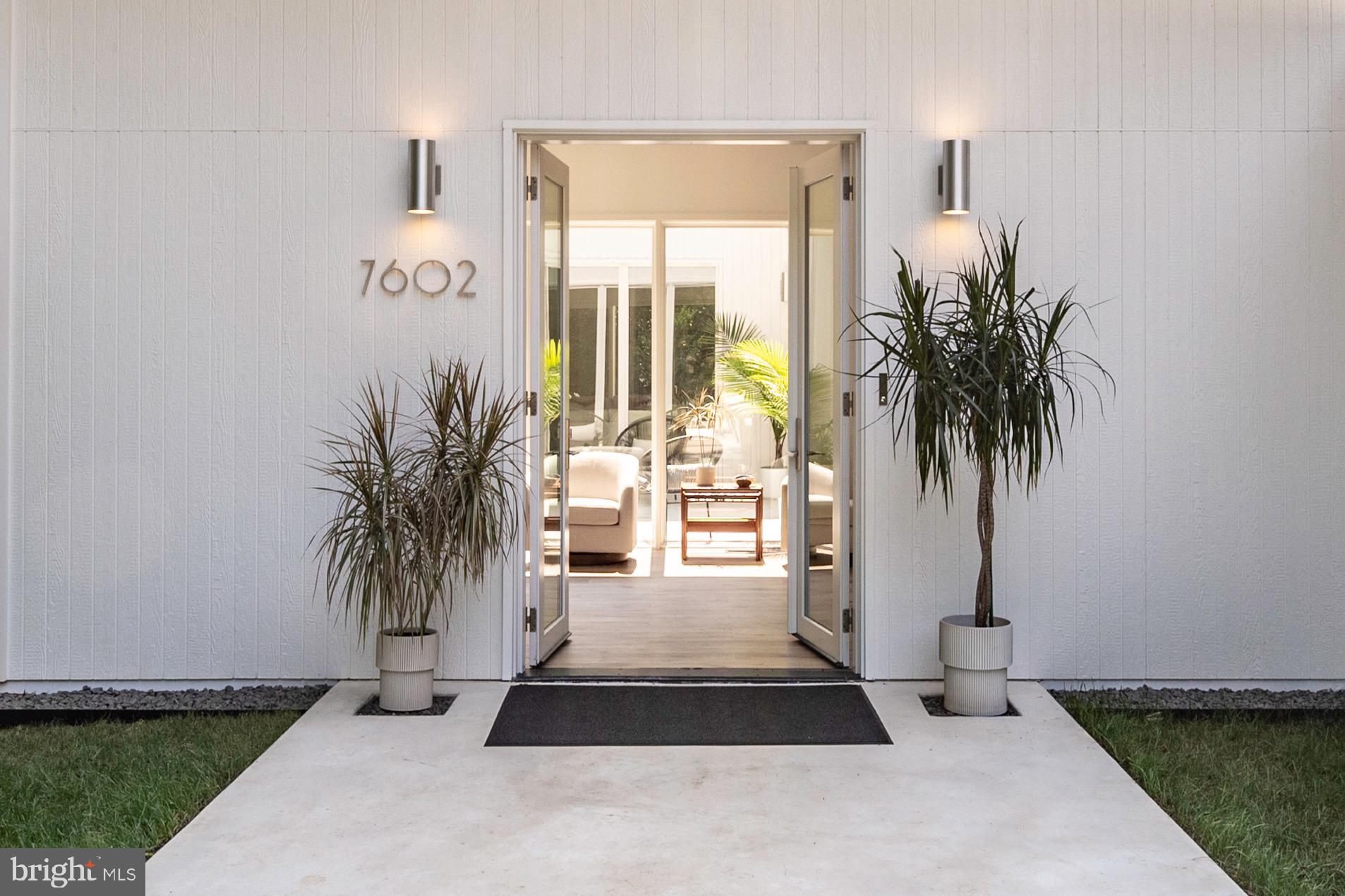 HOLLIN HILLS - Residential