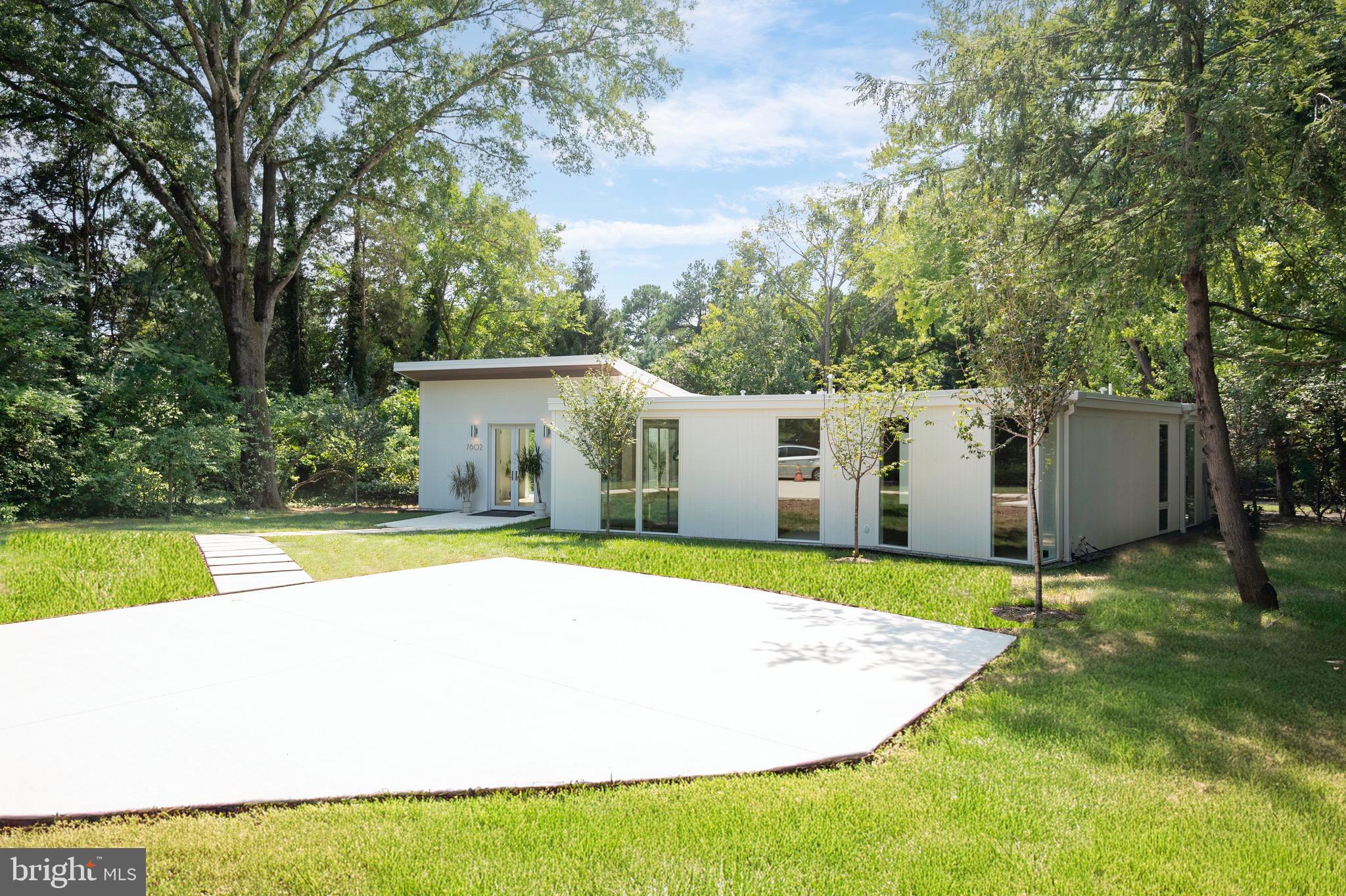 HOLLIN HILLS - Residential