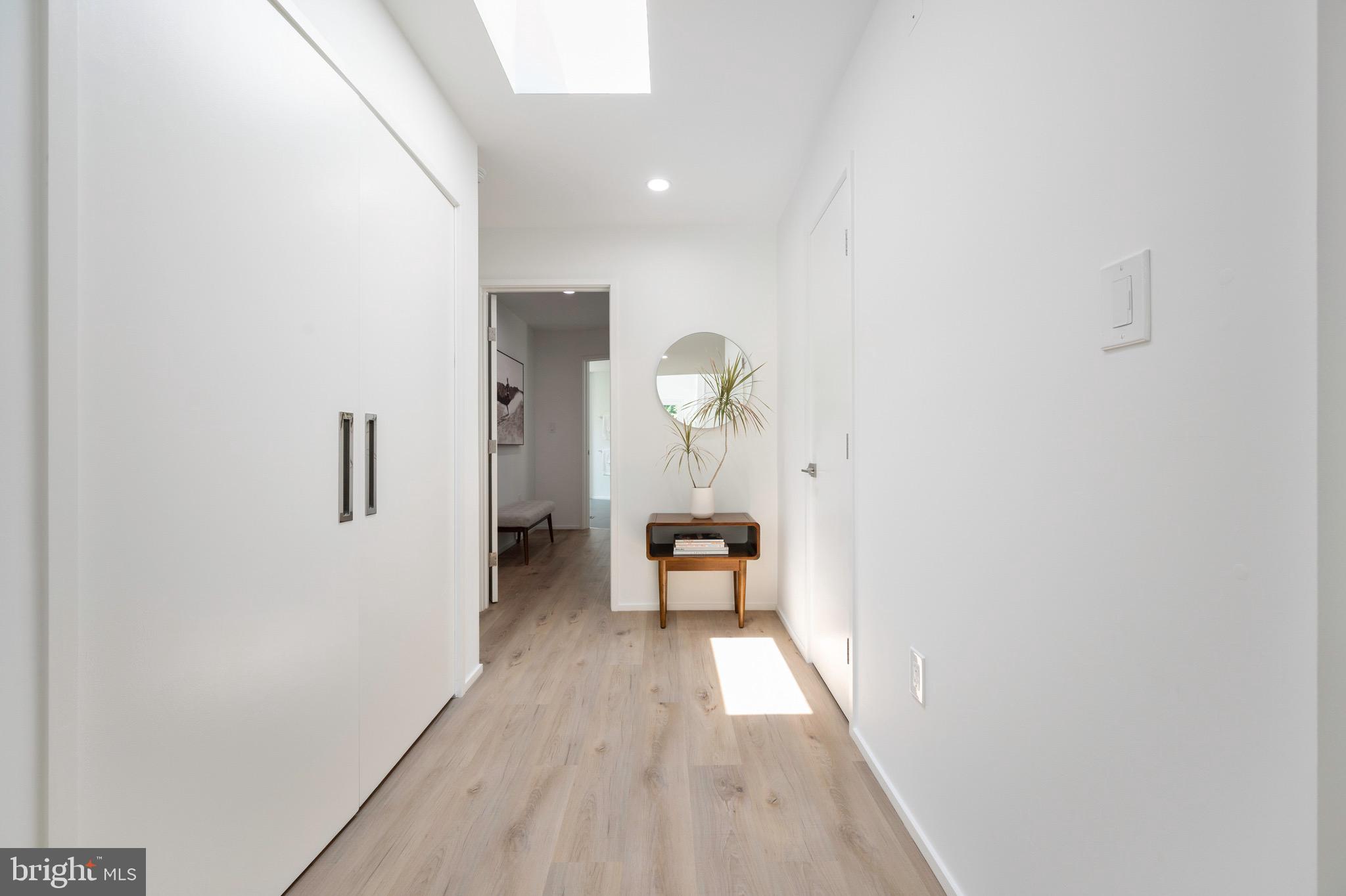 HOLLIN HILLS - Residential