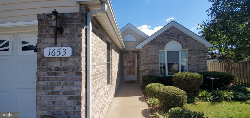 Beautiful one level living, on a cul-de-sac,  in the sought after neighborhood of Willow Shade. The HOA includes lawn care, walking trails, gazebo and playground.  Enjoy this open floorplan with the kitchen and breakfast nook at the heart of the home. It also offers a  formal dining room off the foyer. The living room has a gas fireplace, a cathedral ceiling and French doors which open to the patio. The two car garage is attached and enters via the laundry room.  This 3 bedroom 2 bathroom home is charming and stylish. Wonderful for downsizing or a first home.