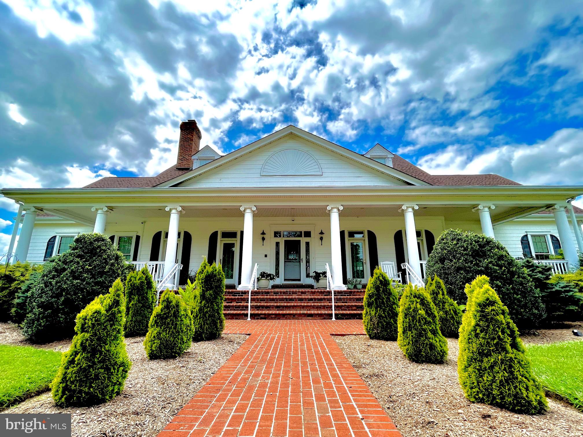 EAGLES NEST - Residential Lease