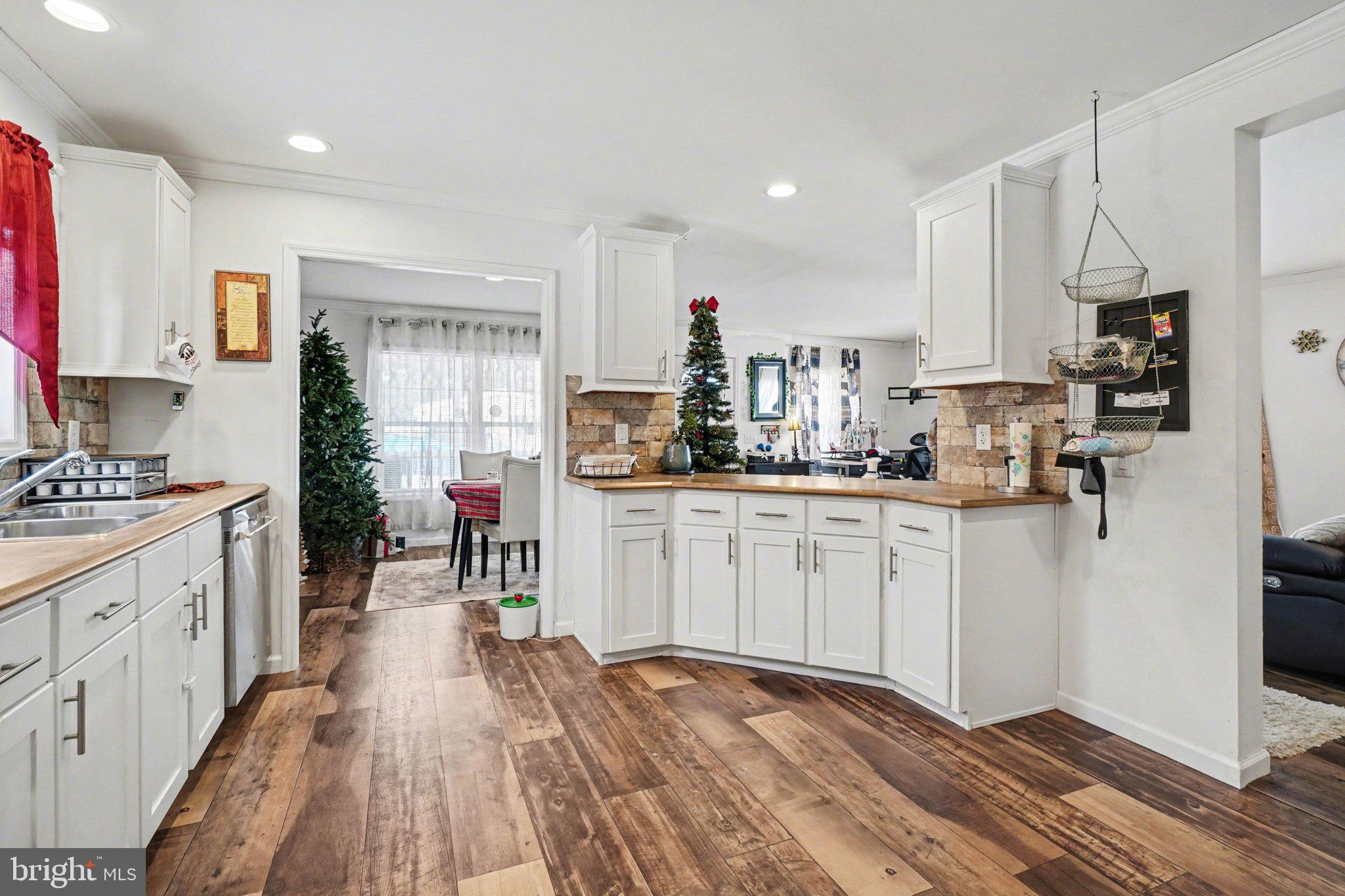 NORTHVIEW MANOR - Residential