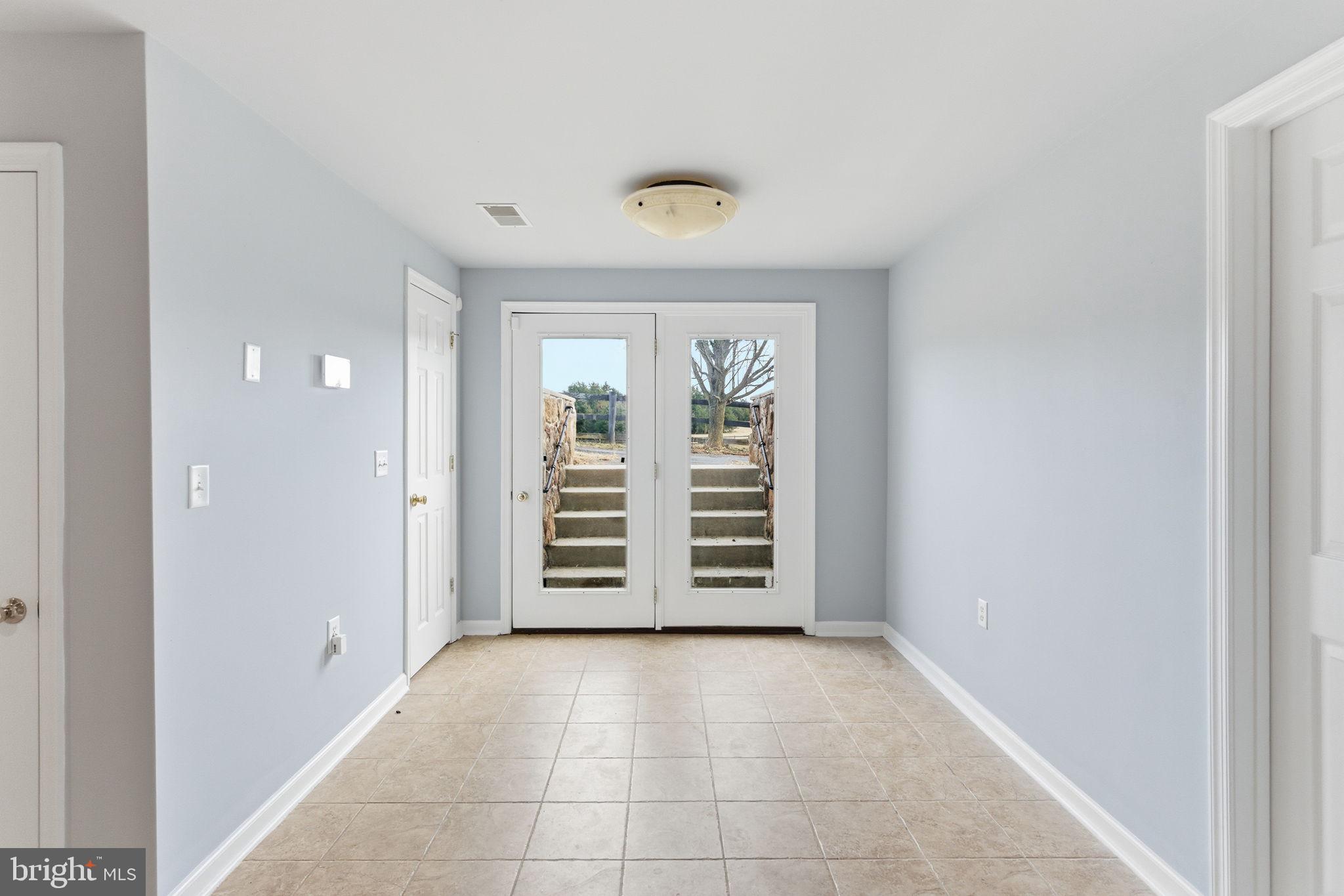 VIOLET KNOLL - Residential