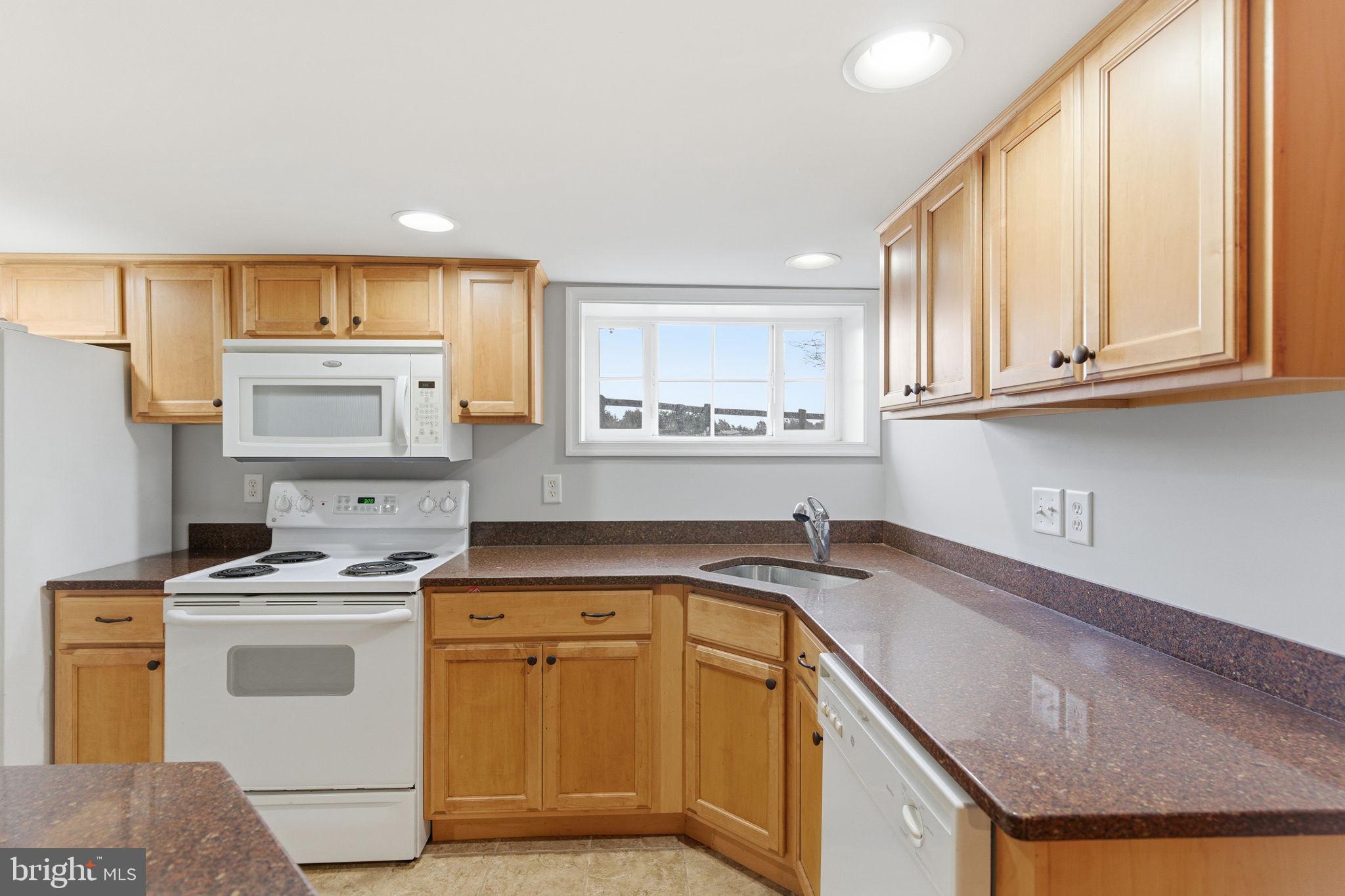 VIOLET KNOLL - Residential