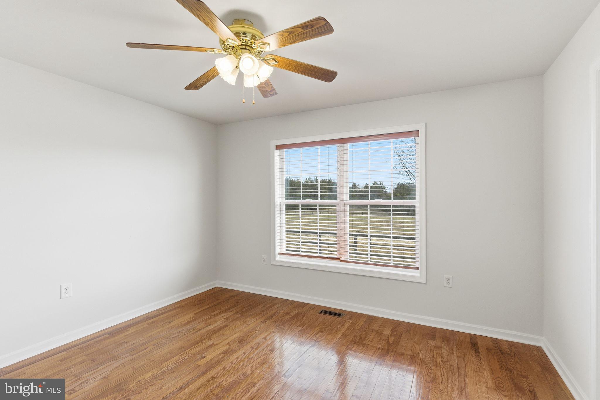 VIOLET KNOLL - Residential