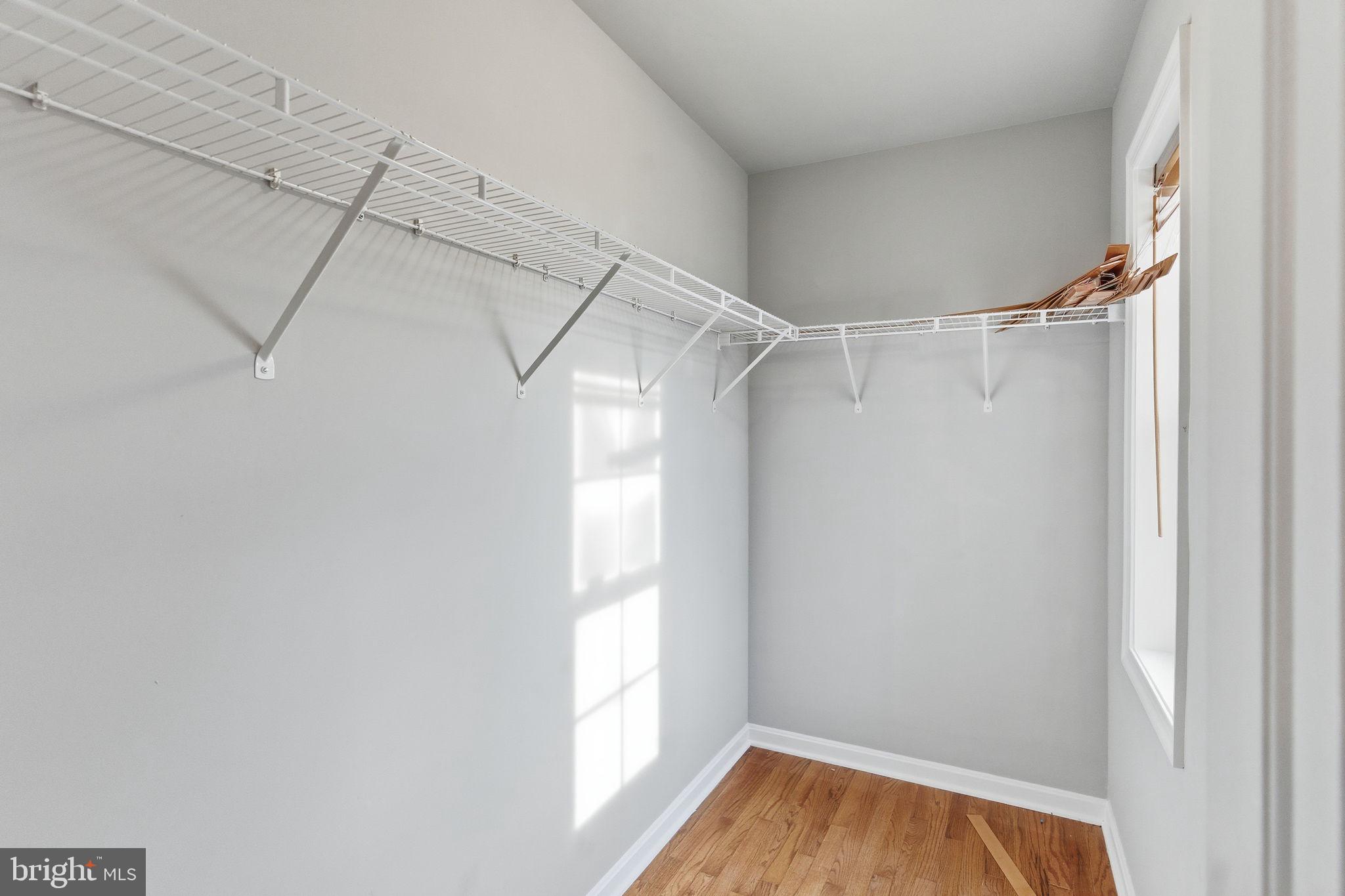 VIOLET KNOLL - Residential