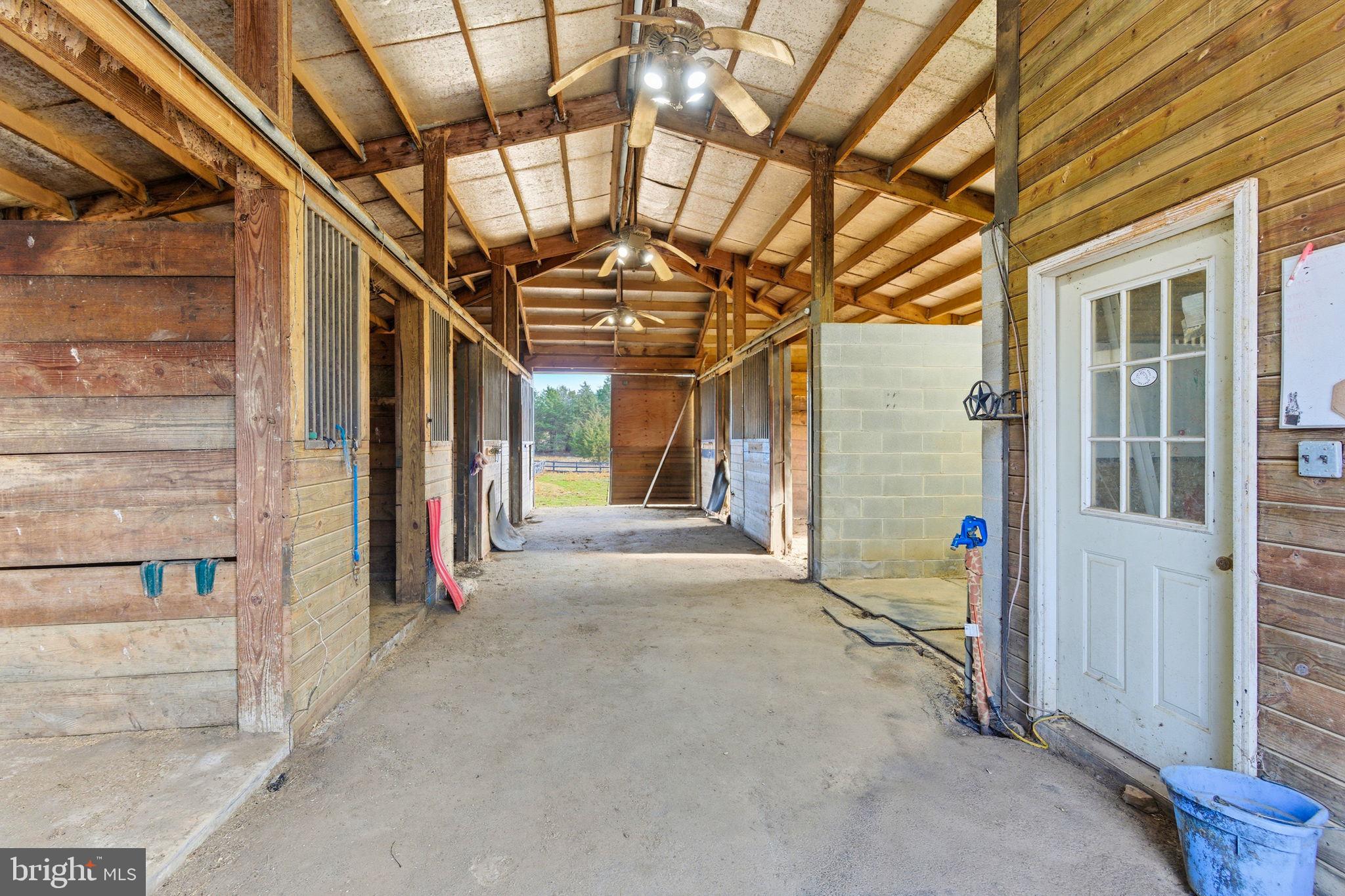 VIOLET KNOLL - Residential