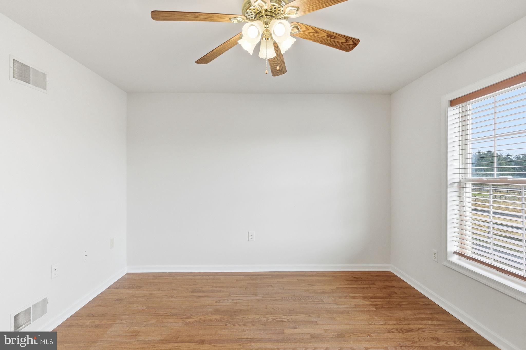 VIOLET KNOLL - Residential