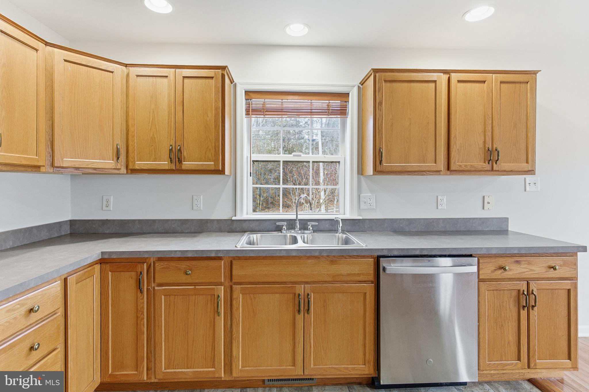 VIOLET KNOLL - Residential