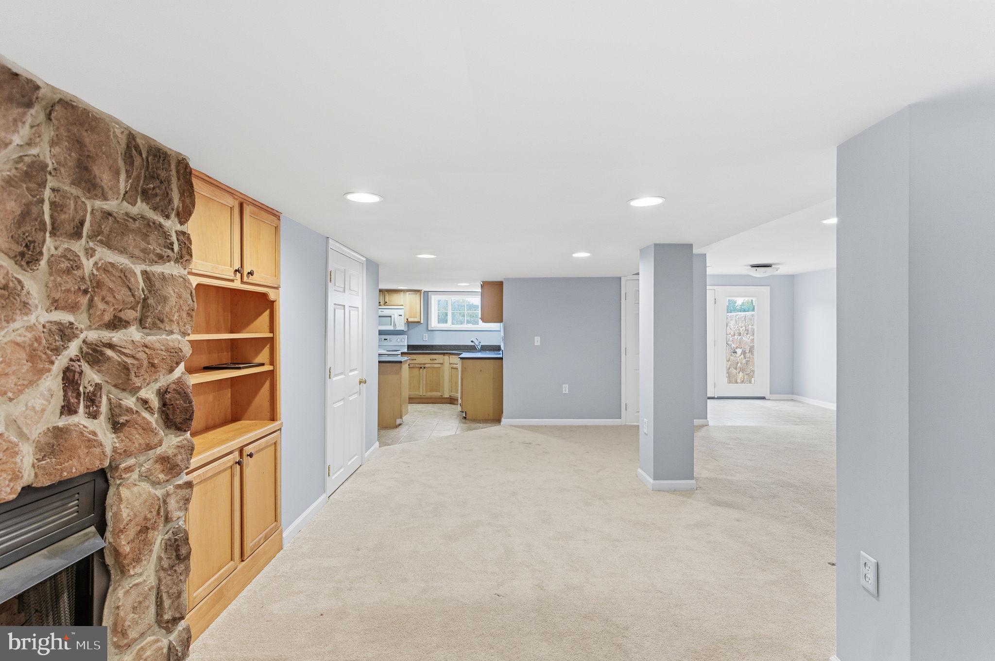 VIOLET KNOLL - Residential