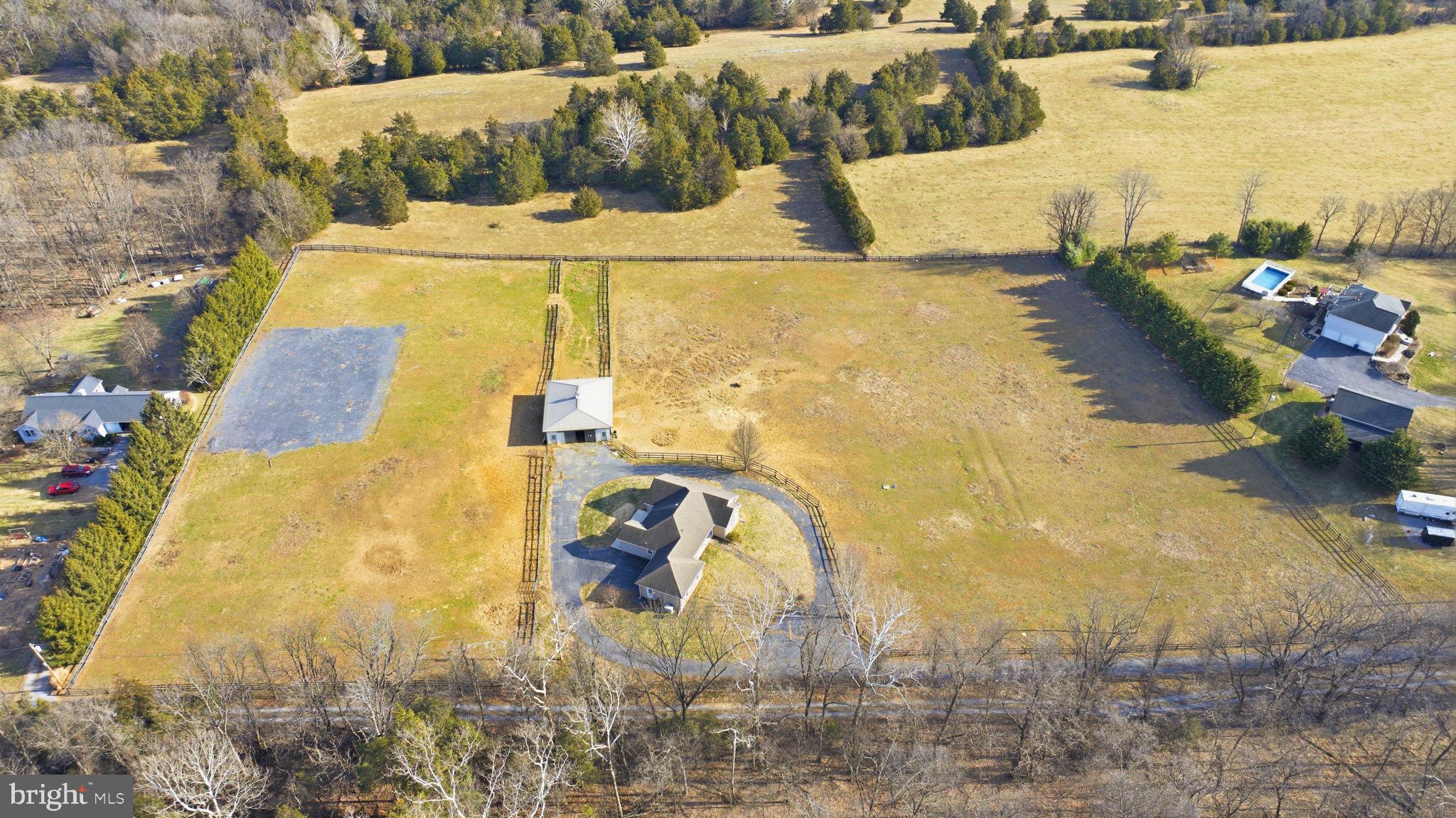 VIOLET KNOLL - Residential