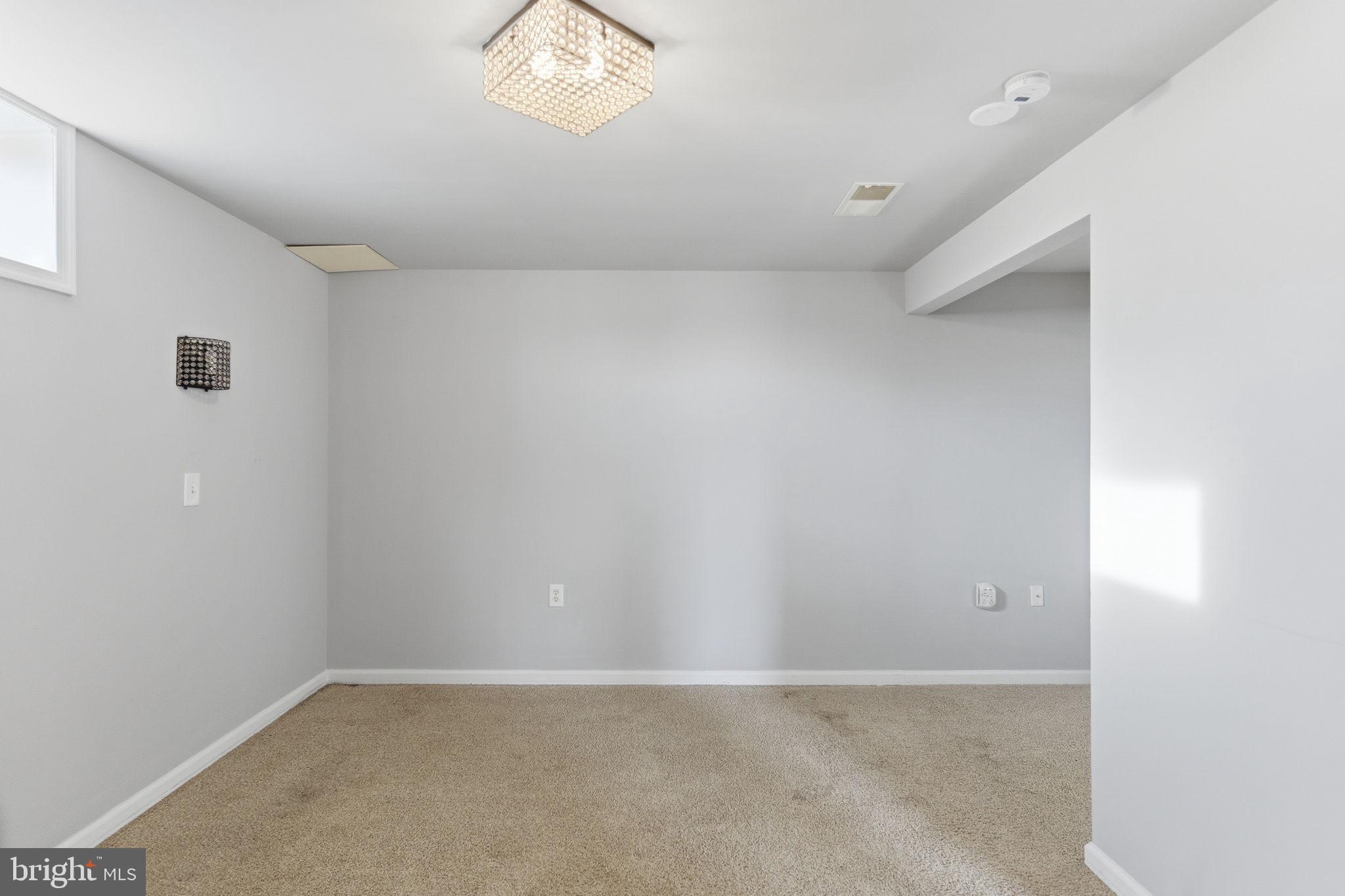 VIOLET KNOLL - Residential