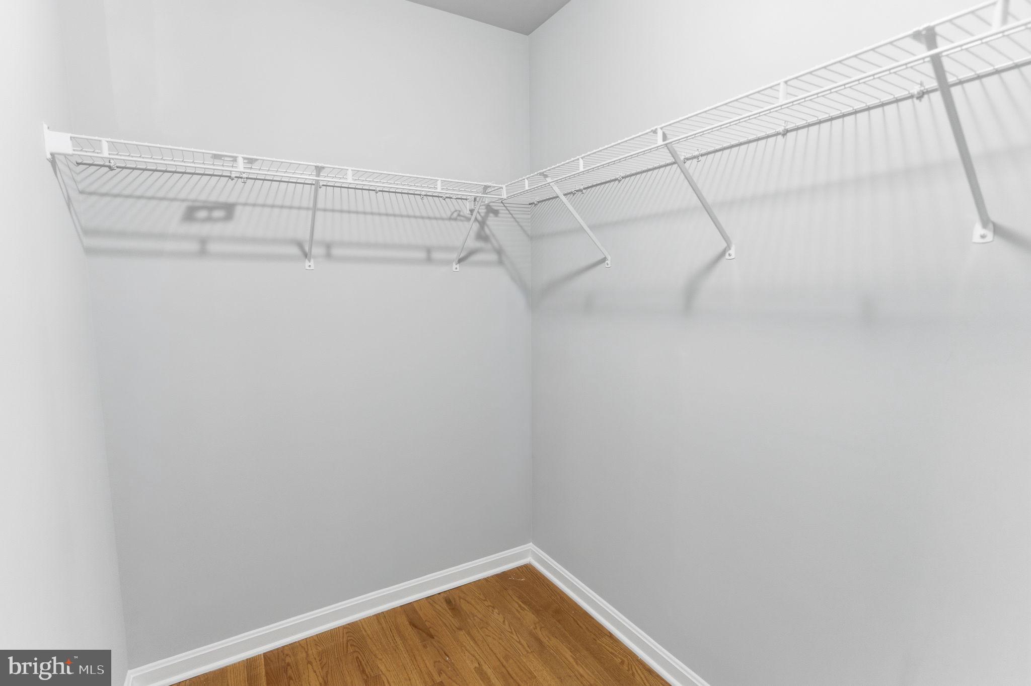 VIOLET KNOLL - Residential