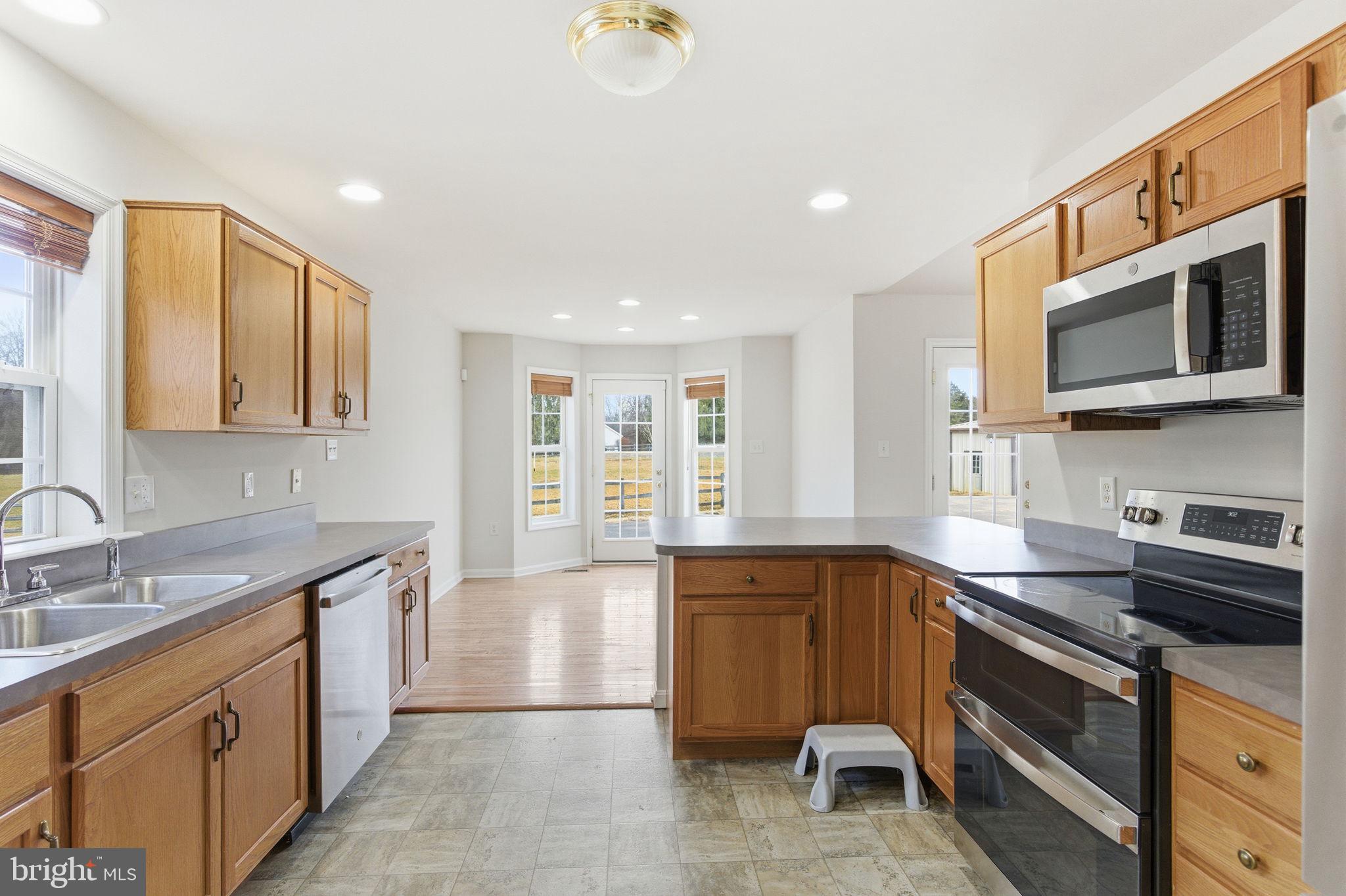 VIOLET KNOLL - Residential