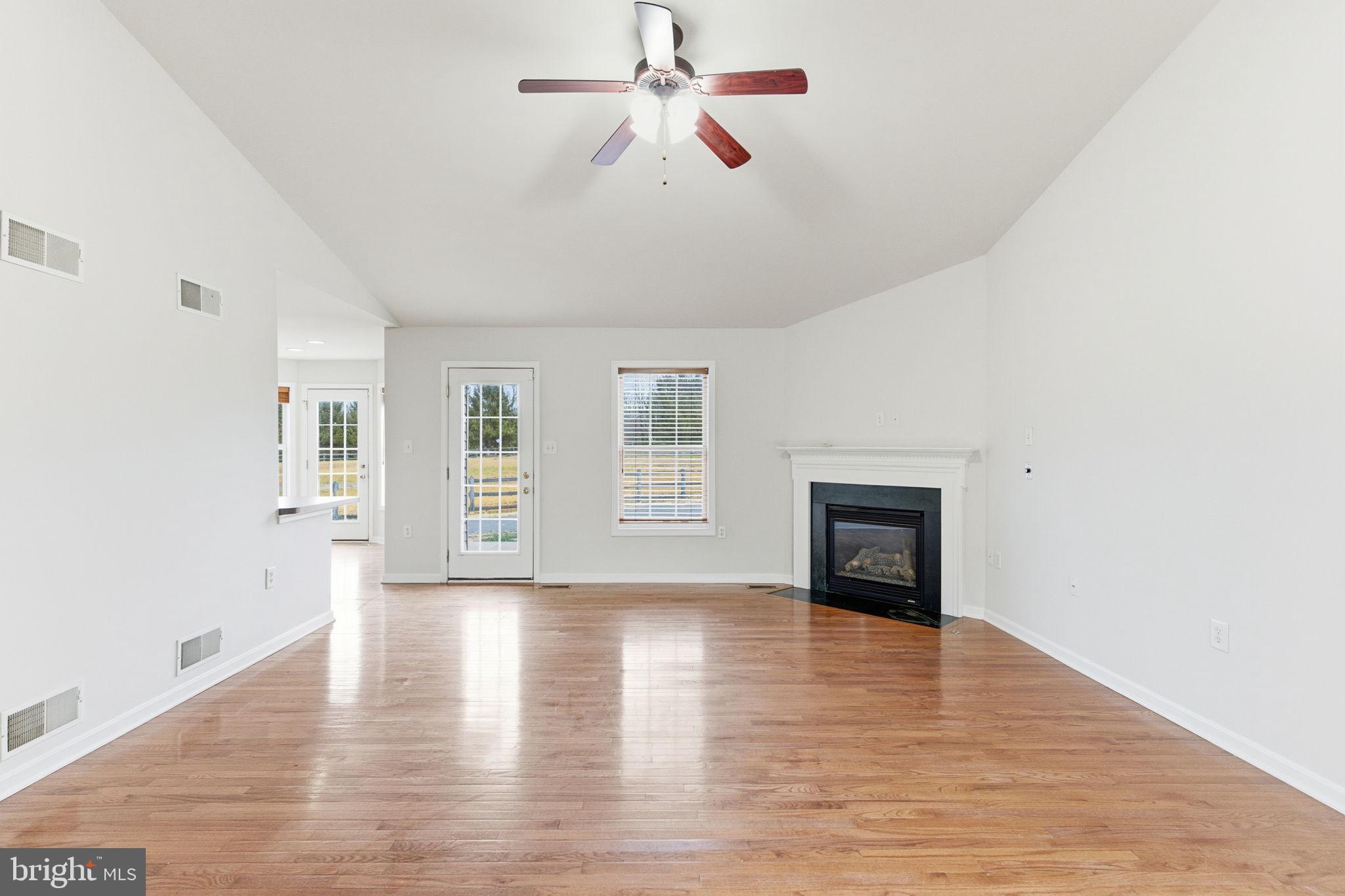 VIOLET KNOLL - Residential