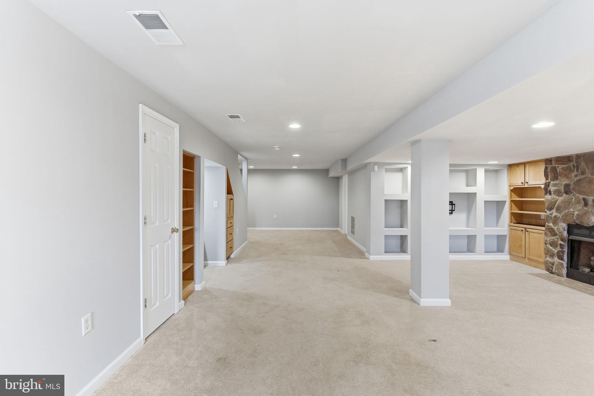 VIOLET KNOLL - Residential