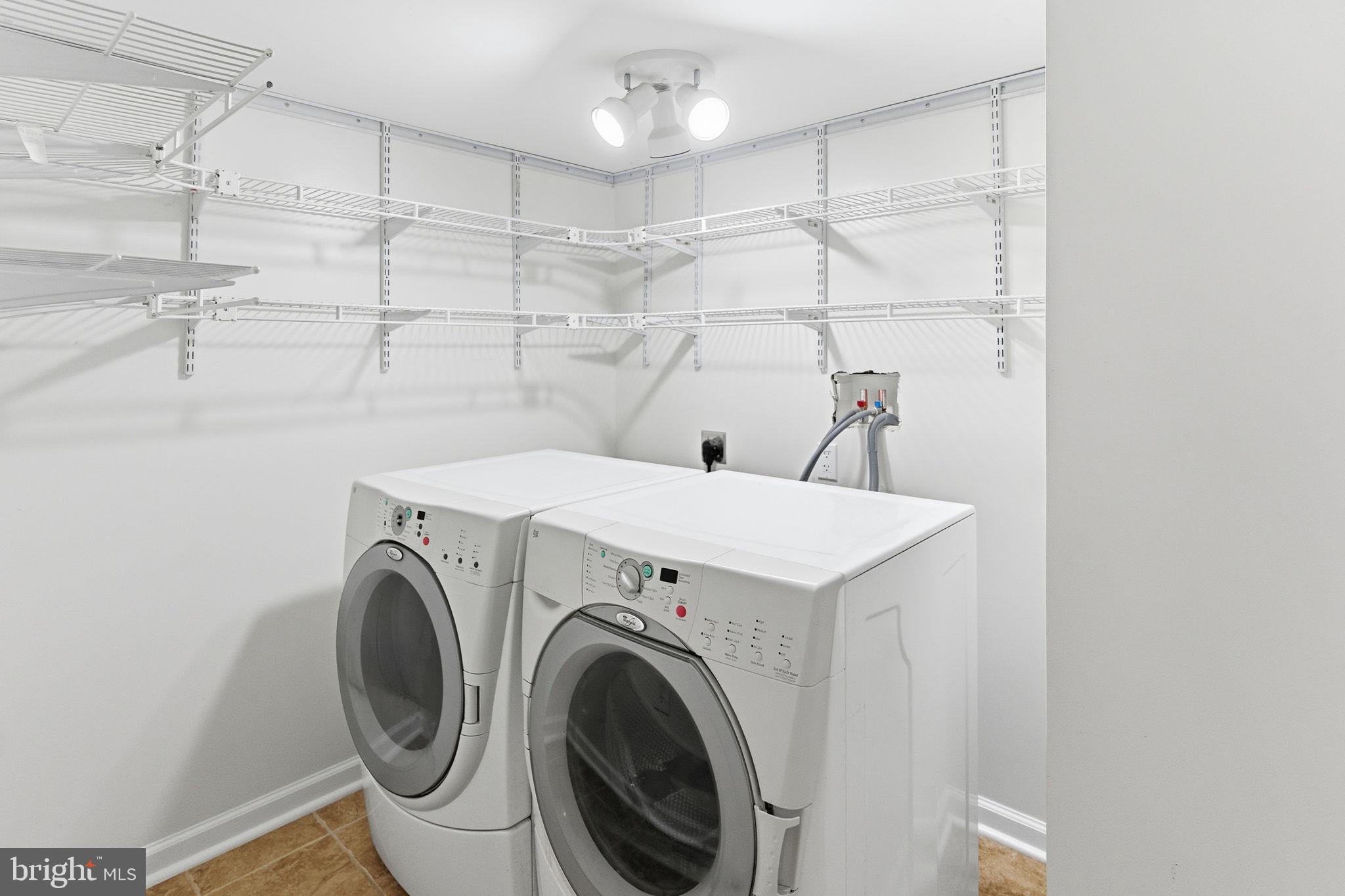 VIOLET KNOLL - Residential