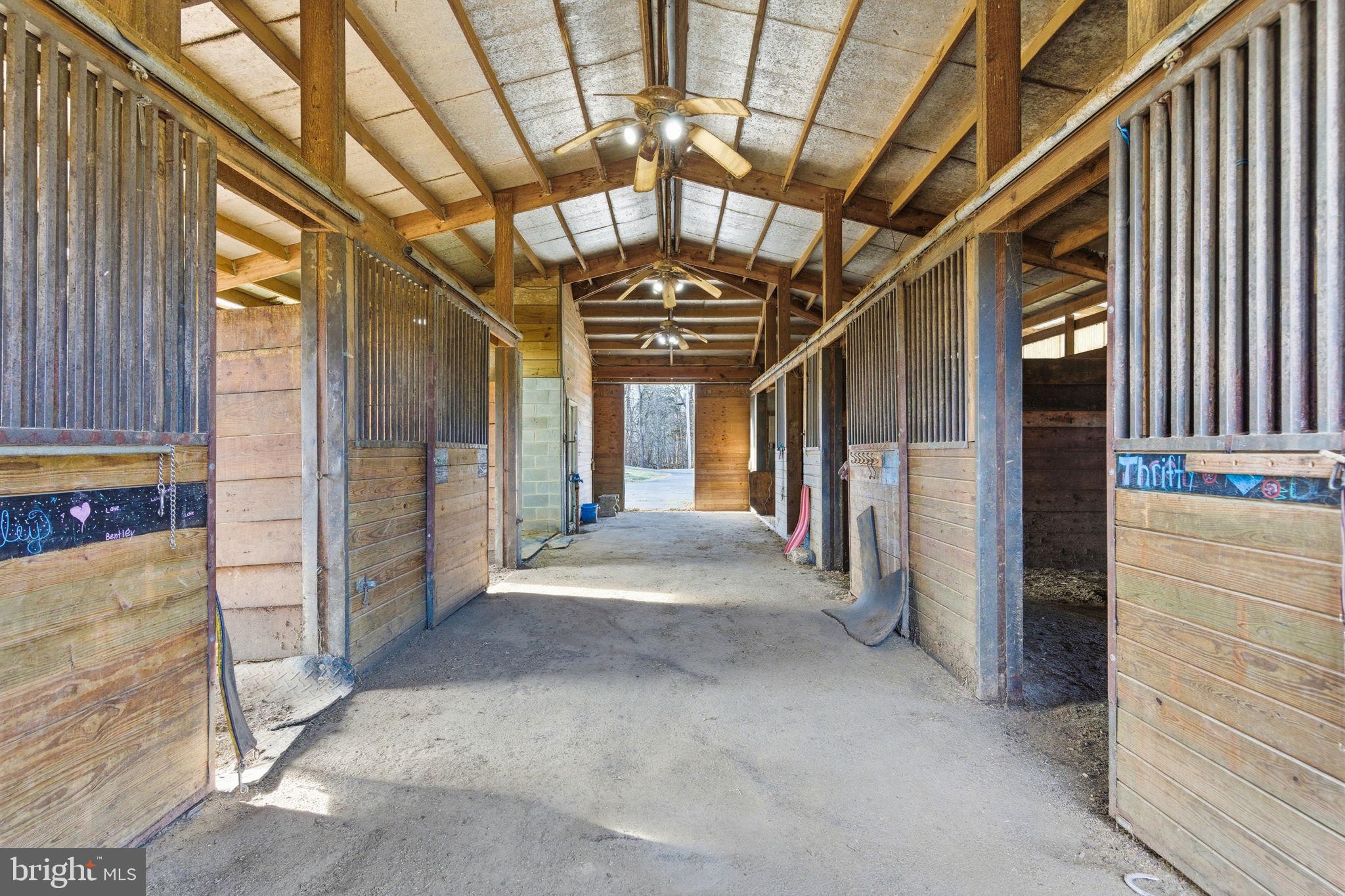 VIOLET KNOLL - Residential