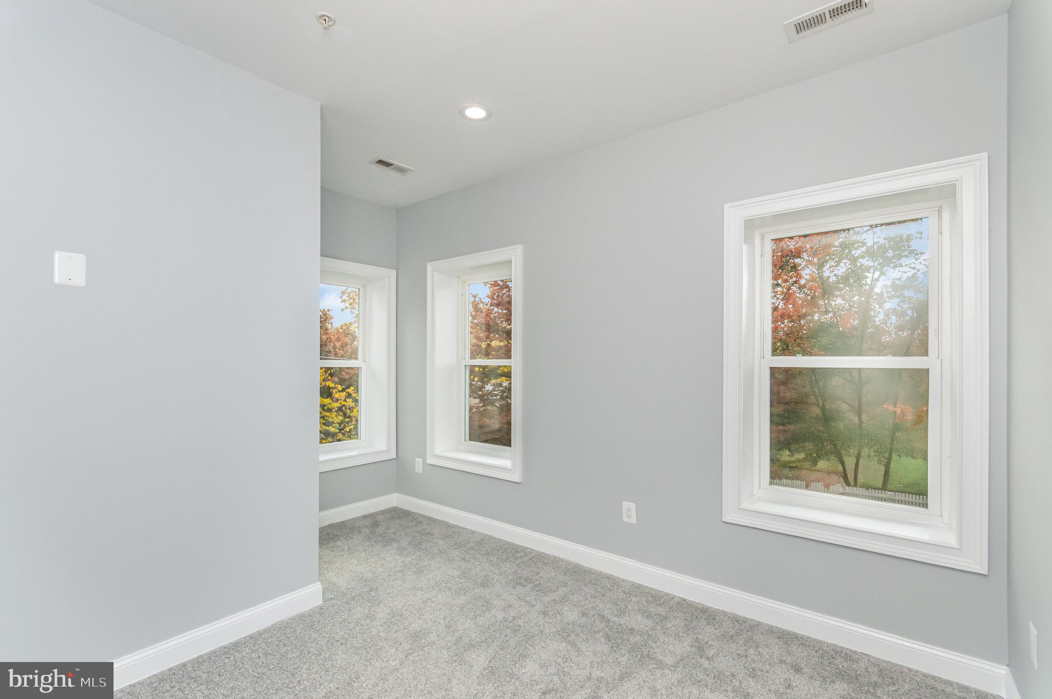 EDGEMONT - Residential Lease