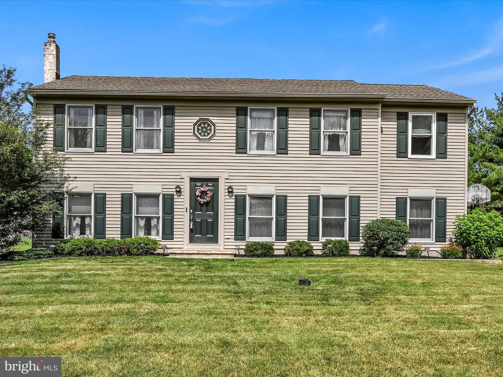 Photo of 24 Oakmont Court, Denver, PA 17517 (MLS # PALA2052242)