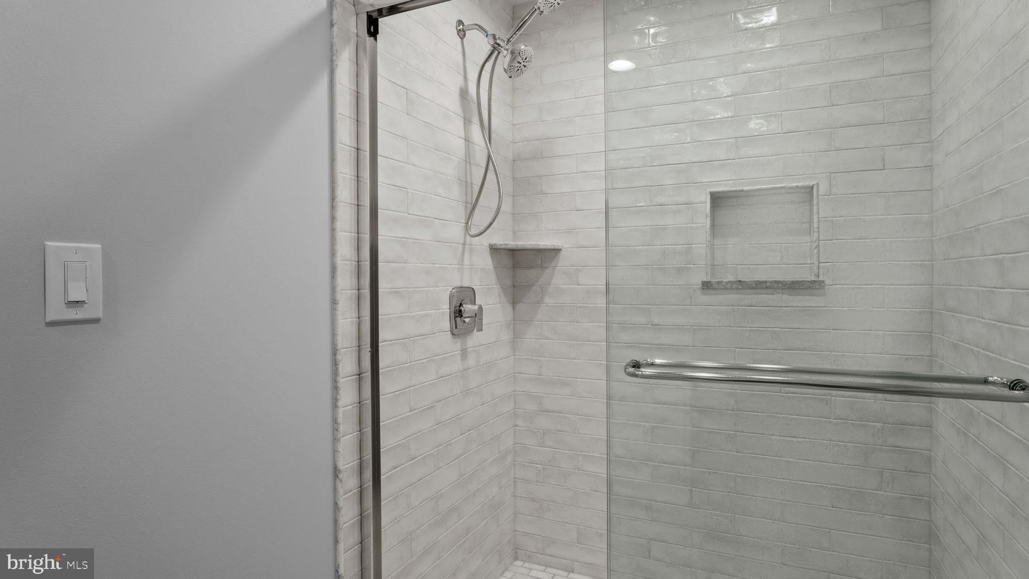 MAKEFIELD GLEN - Residential Lease