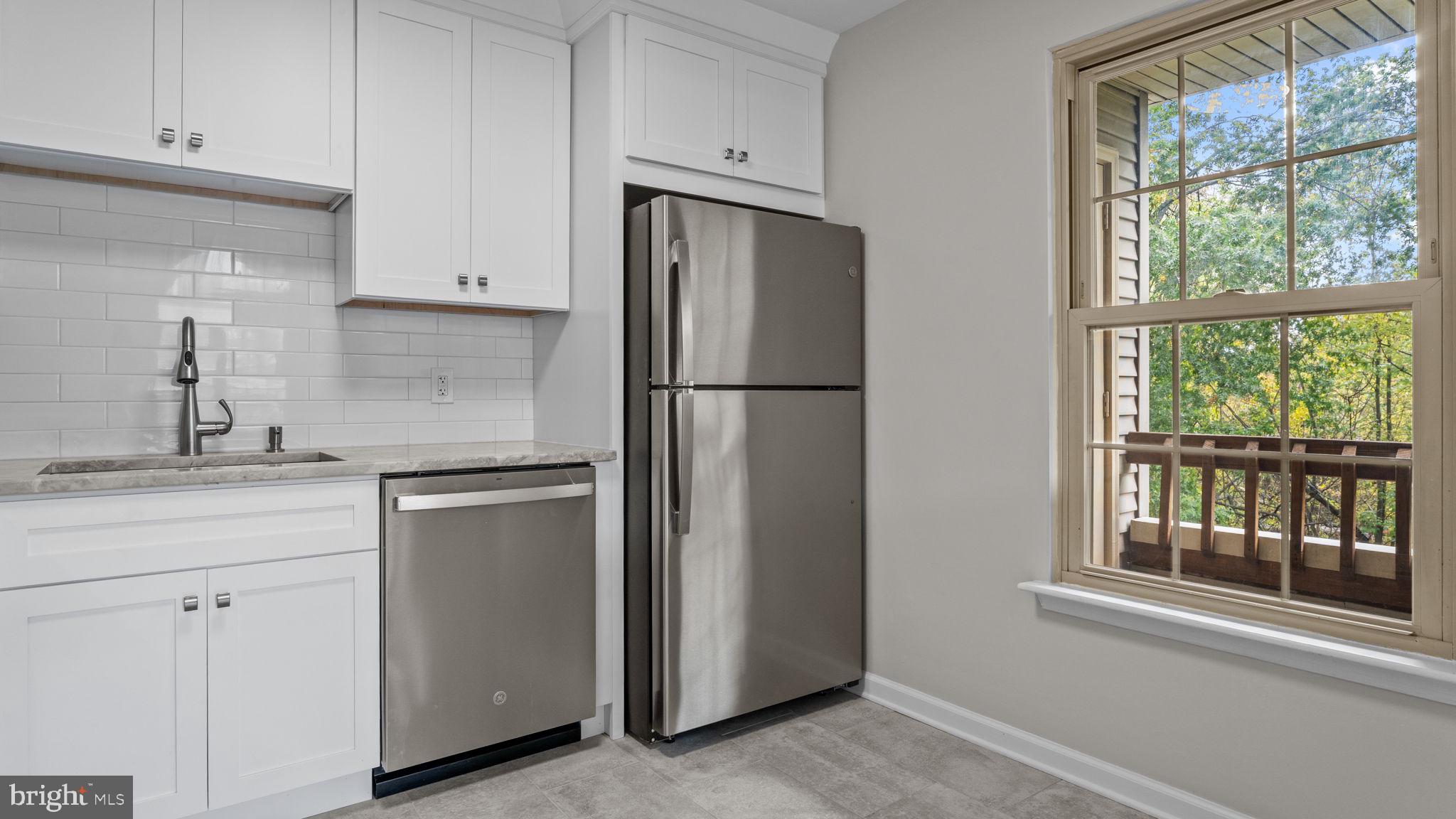 MAKEFIELD GLEN - Residential Lease