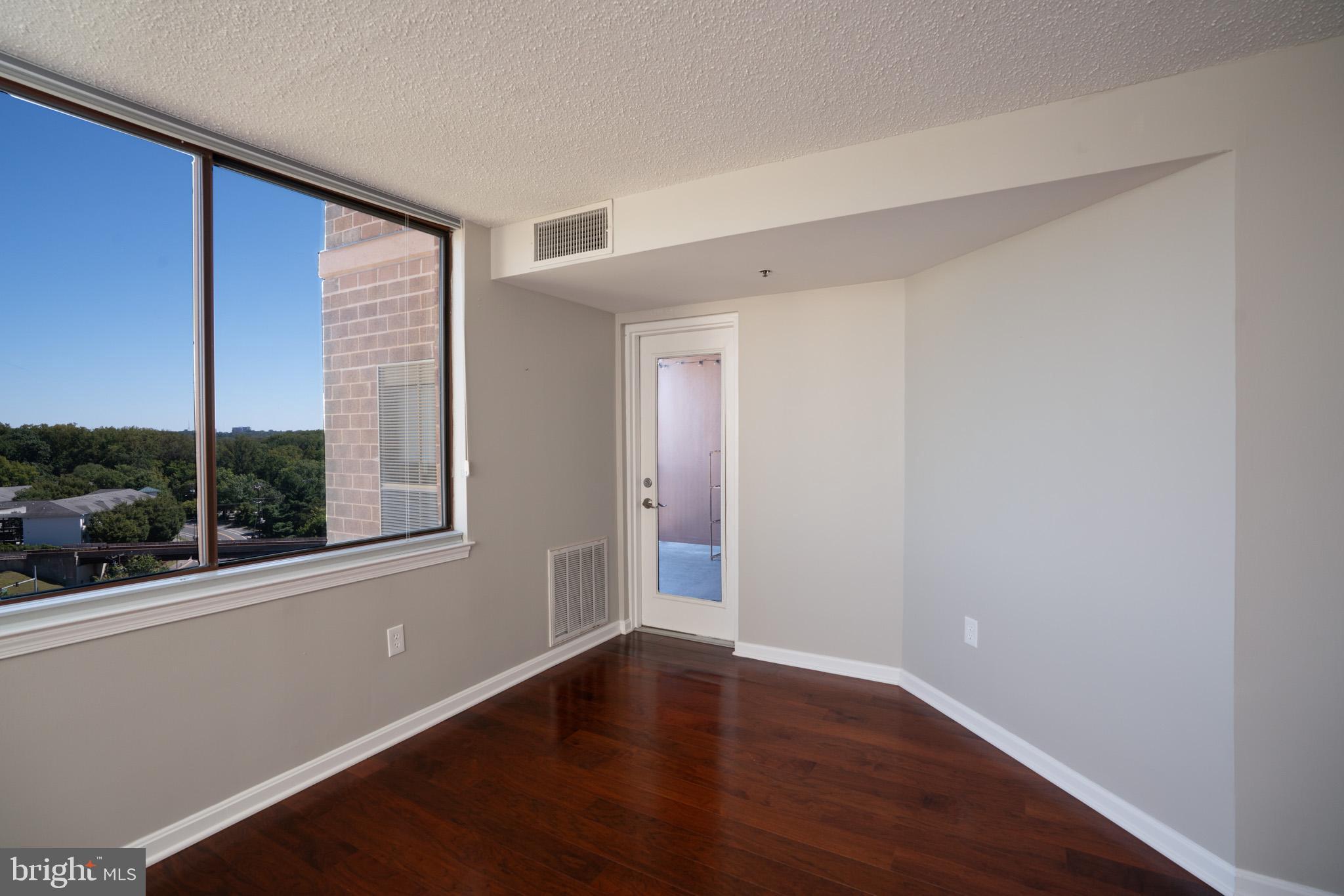 ROCKVILLE - Residential Lease