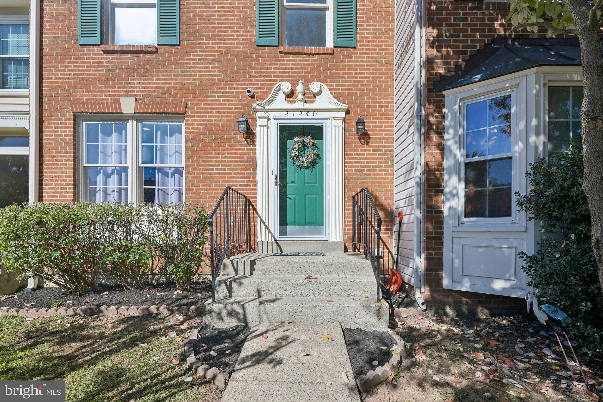 21240 HEDGEROW TERRACE