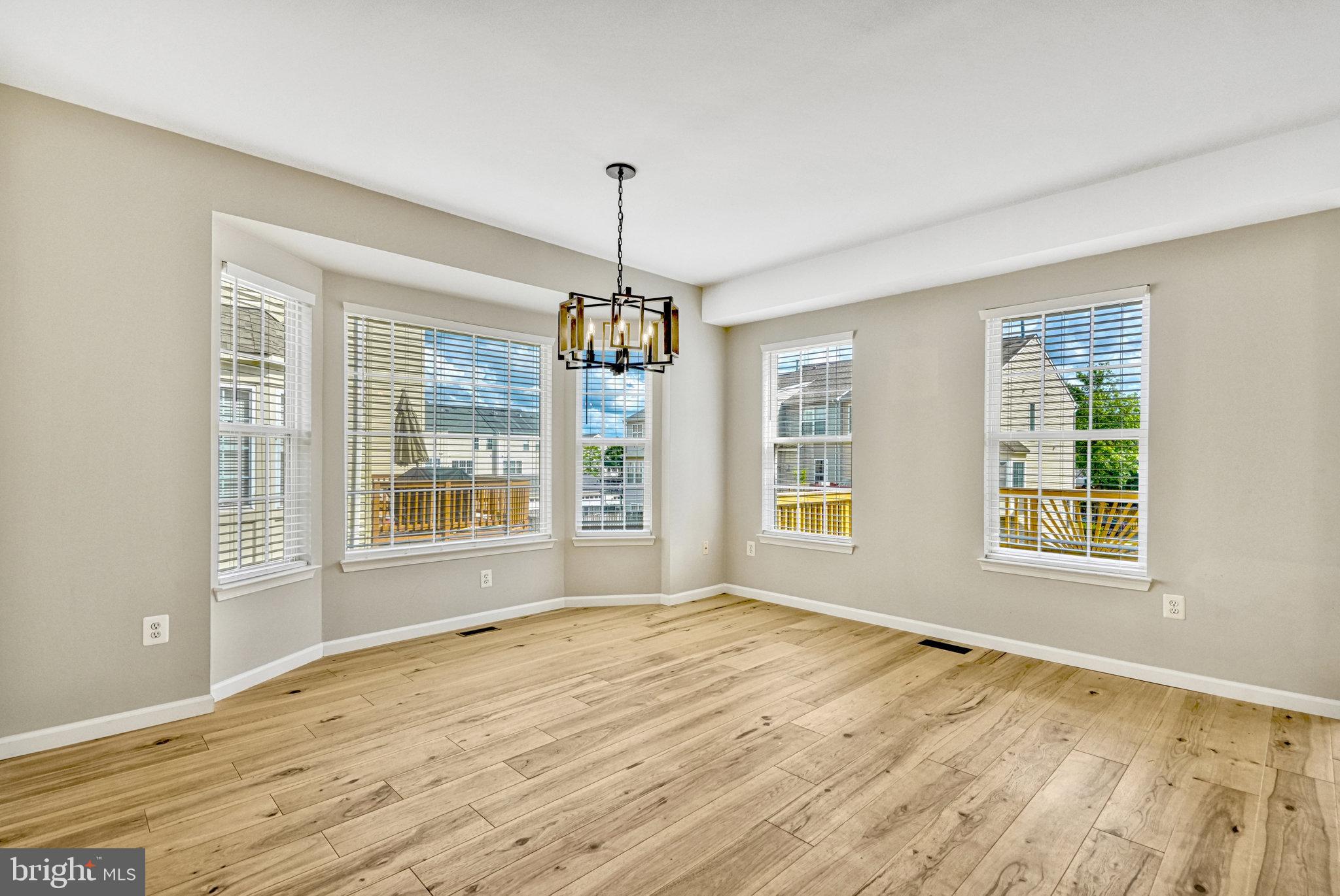 SOUTH RIDING - Residential