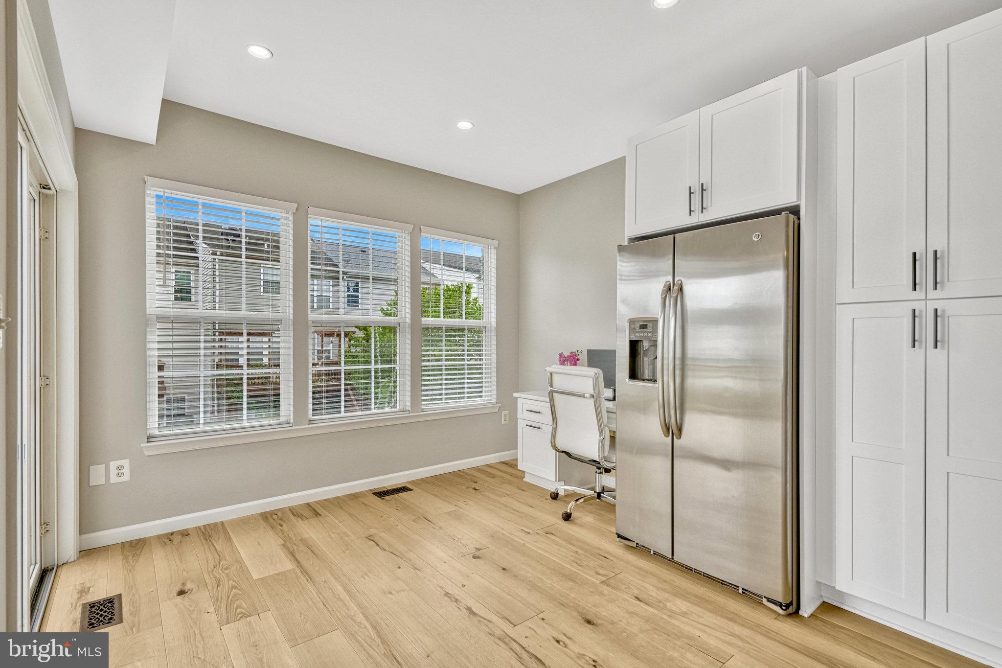 SOUTH RIDING - Residential