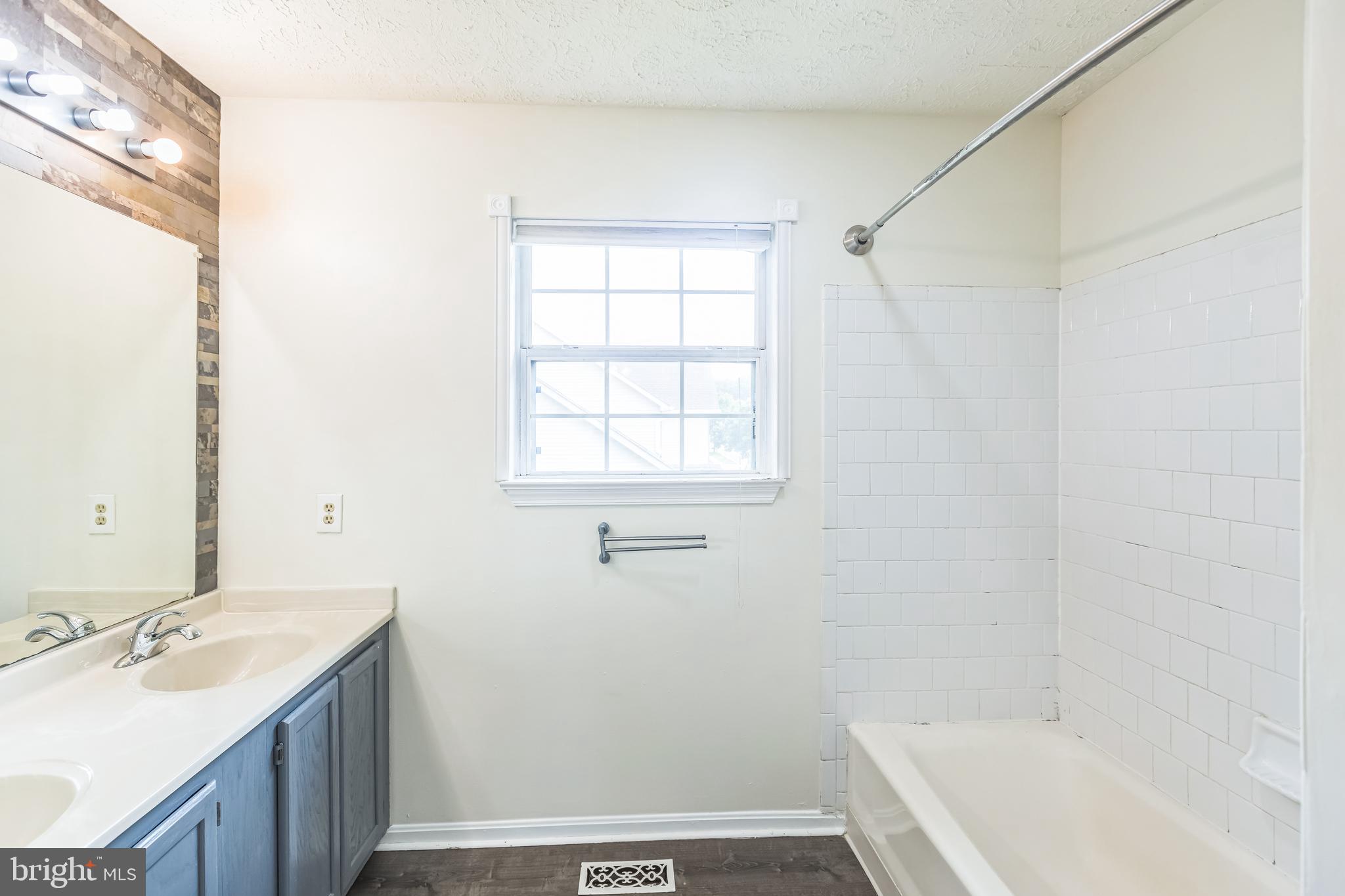 HOLLAWAY ESTATES - Residential