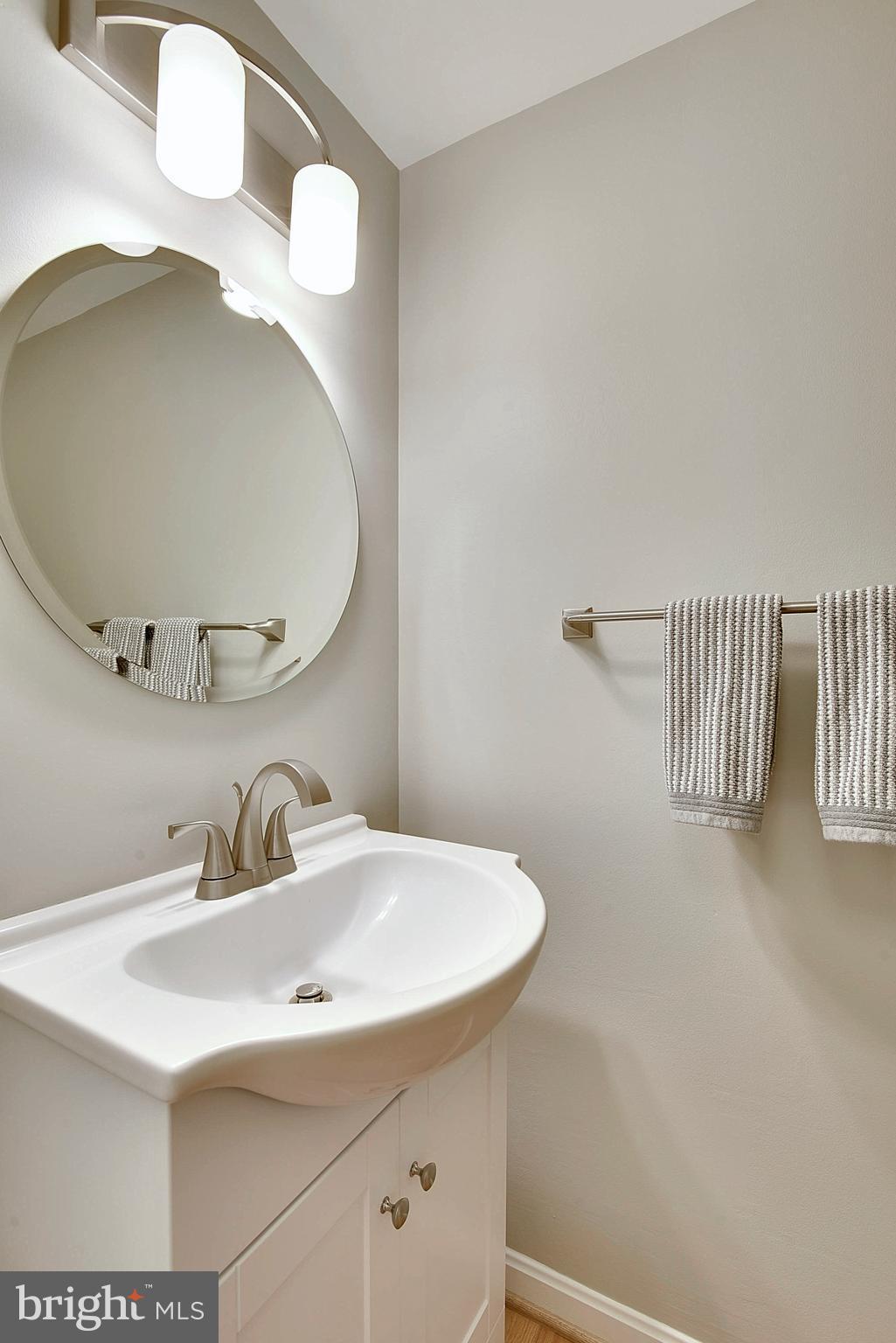 KINGS MANOR TOWNE HOUSES - Residential