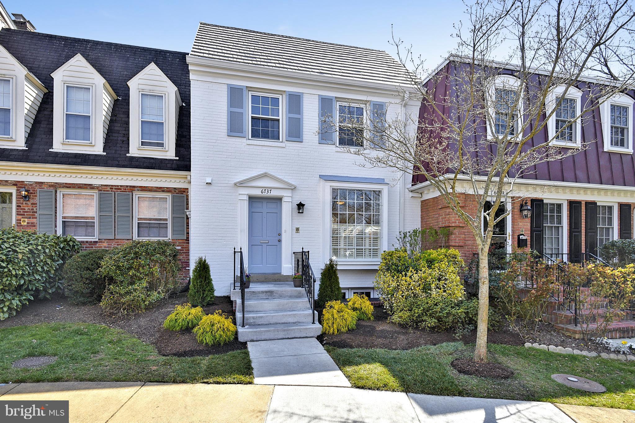 KINGS MANOR TOWNE HOUSES - Residential