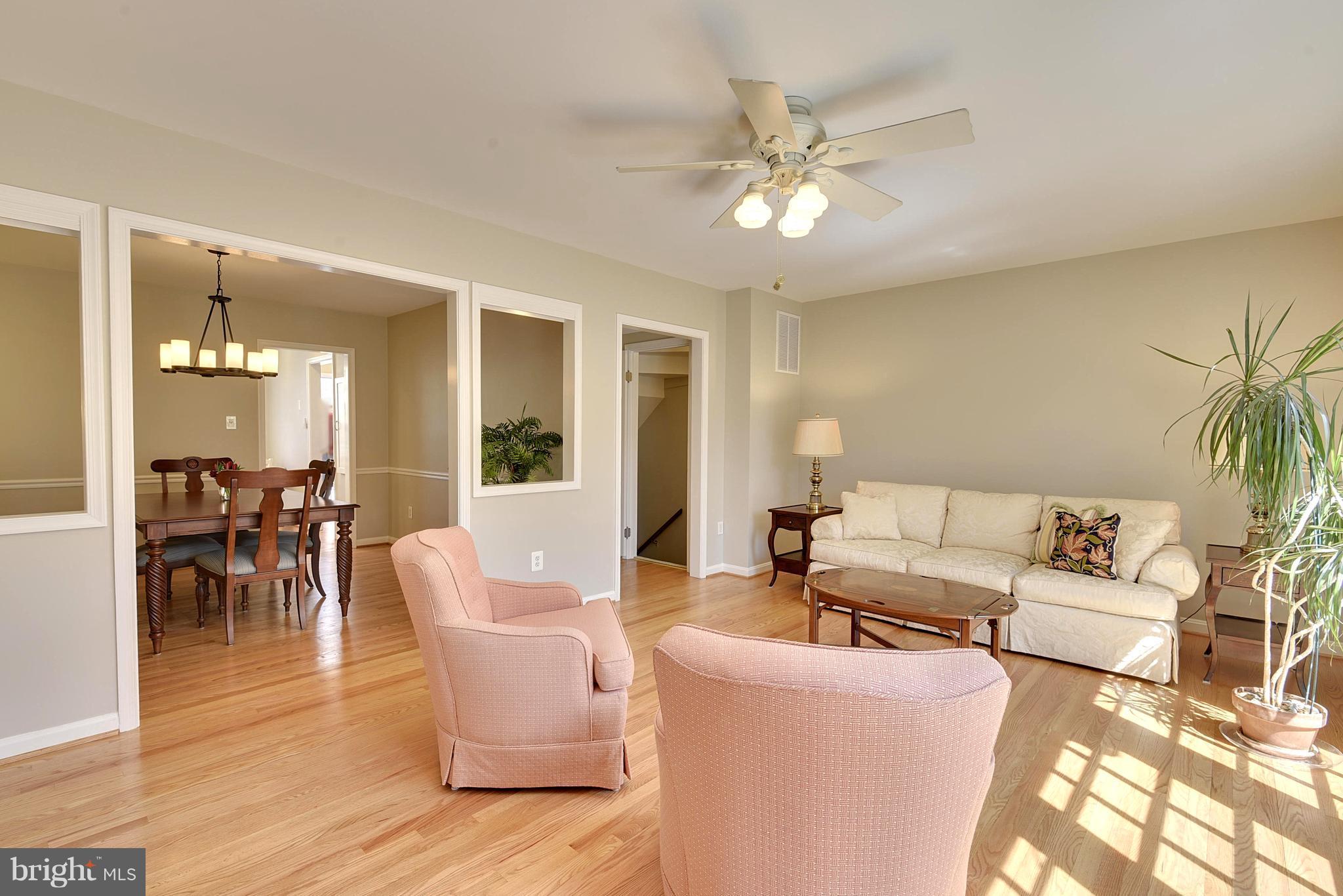 KINGS MANOR TOWNE HOUSES - Residential