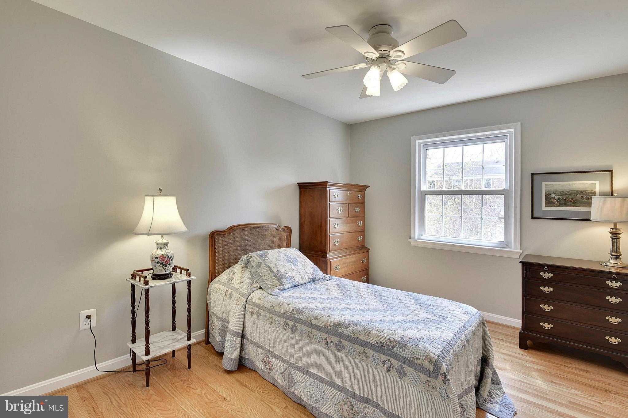 KINGS MANOR TOWNE HOUSES - Residential