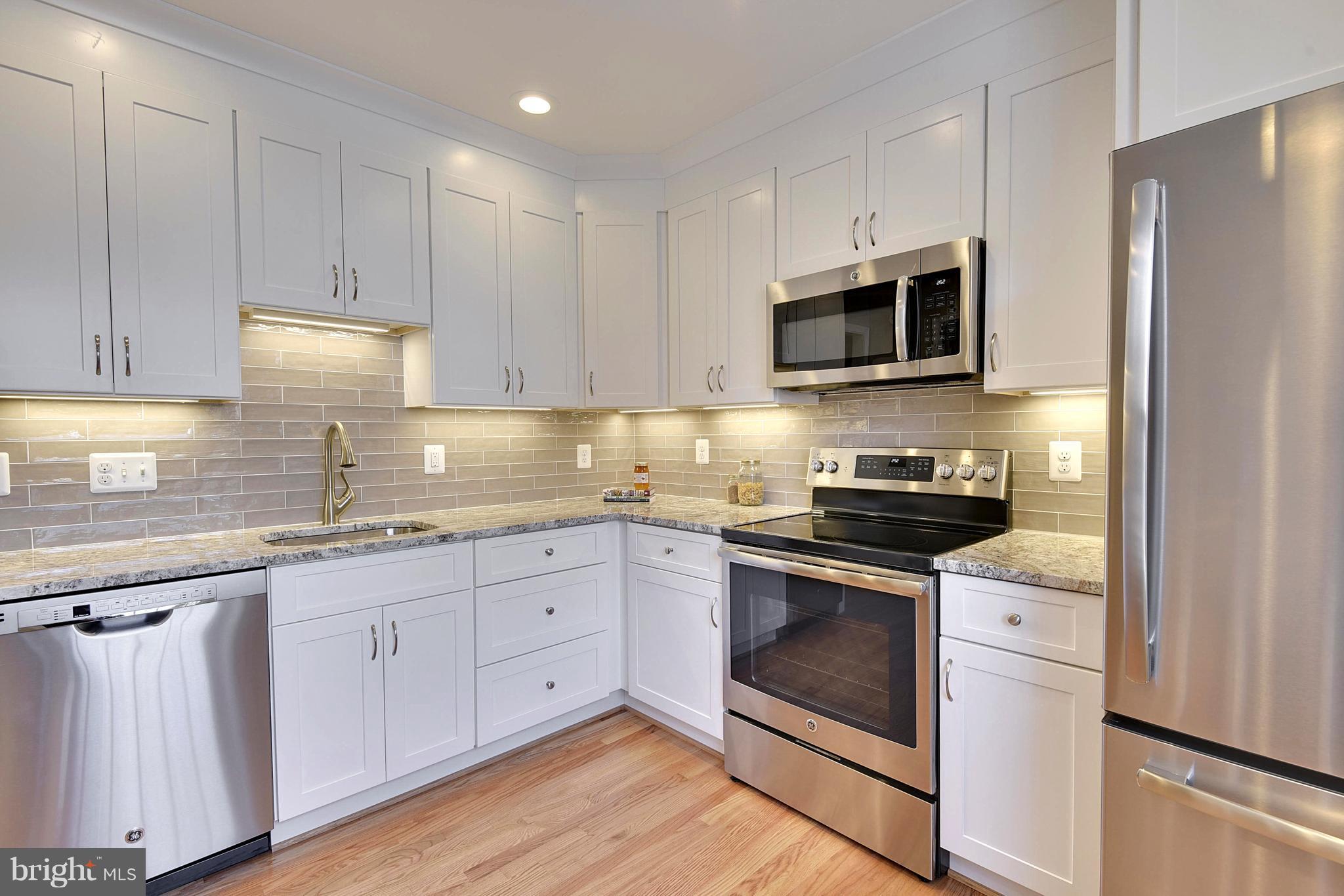 KINGS MANOR TOWNE HOUSES - Residential