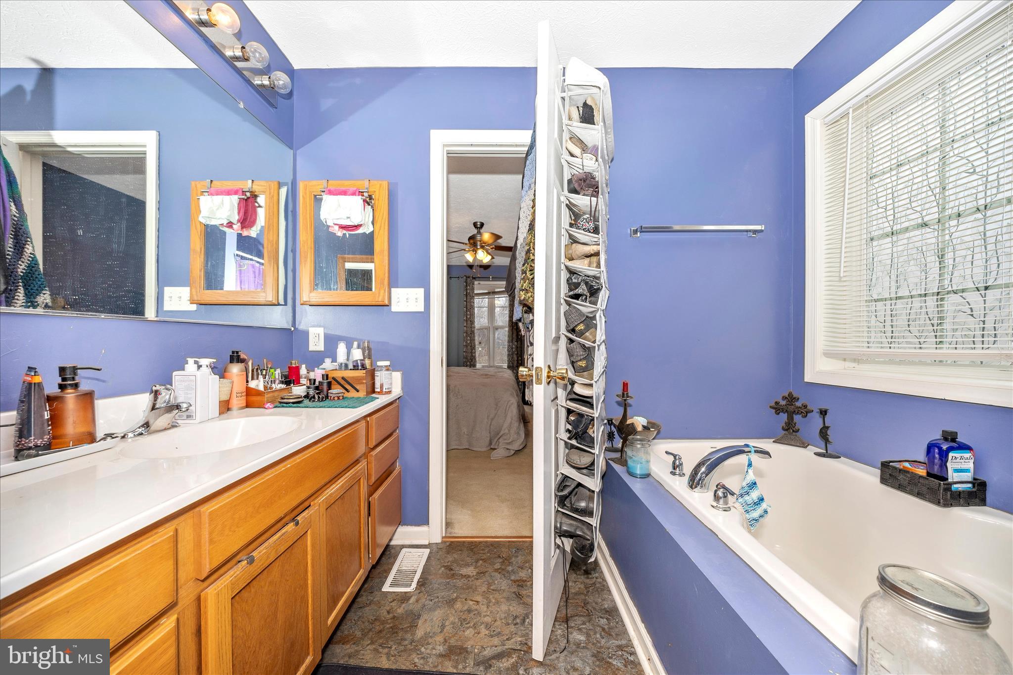 RIDGEFIELD - Residential