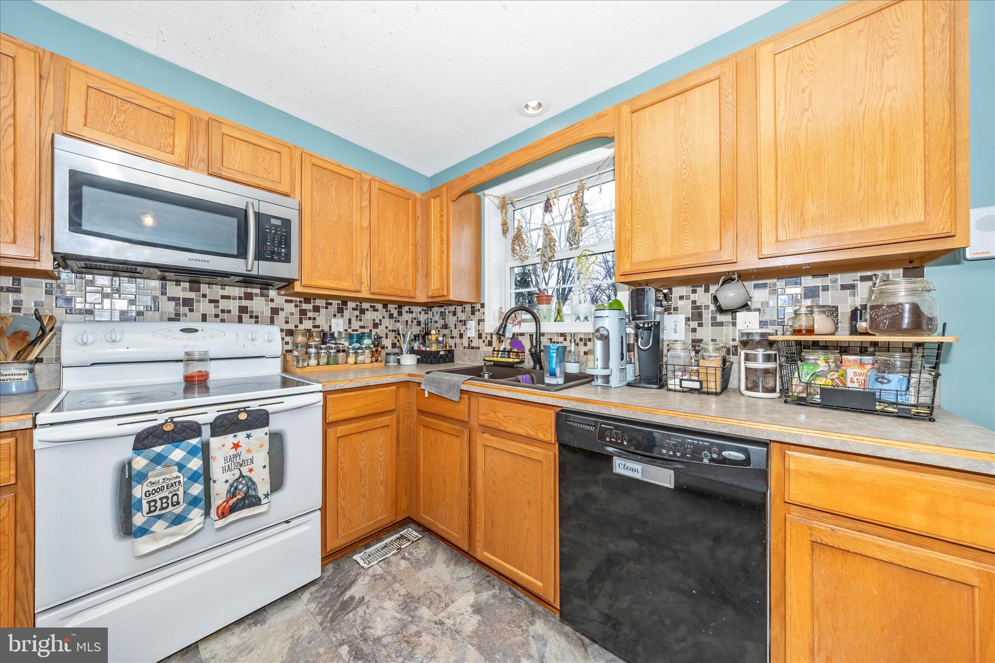 RIDGEFIELD - Residential