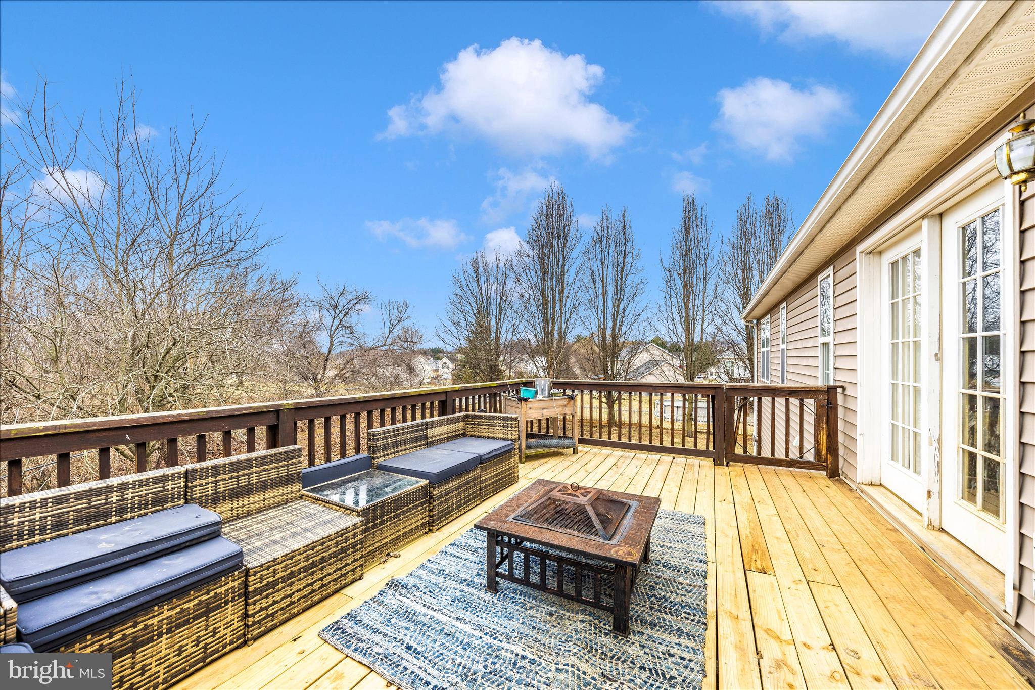 RIDGEFIELD - Residential