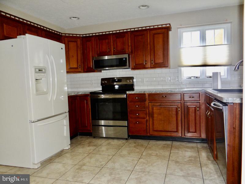 COLDBROOK MEADOWS - Residential