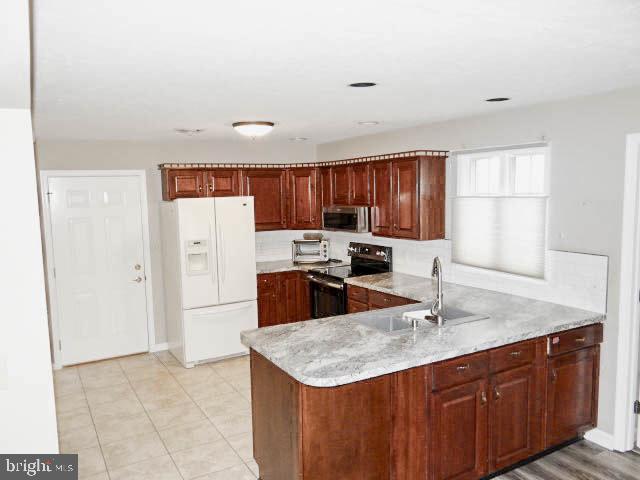 COLDBROOK MEADOWS - Residential