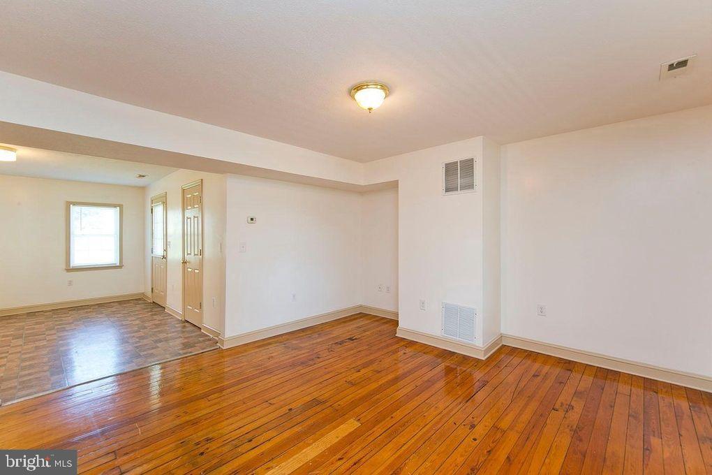 DOWNTOWN WINCHESTER - Residential Lease